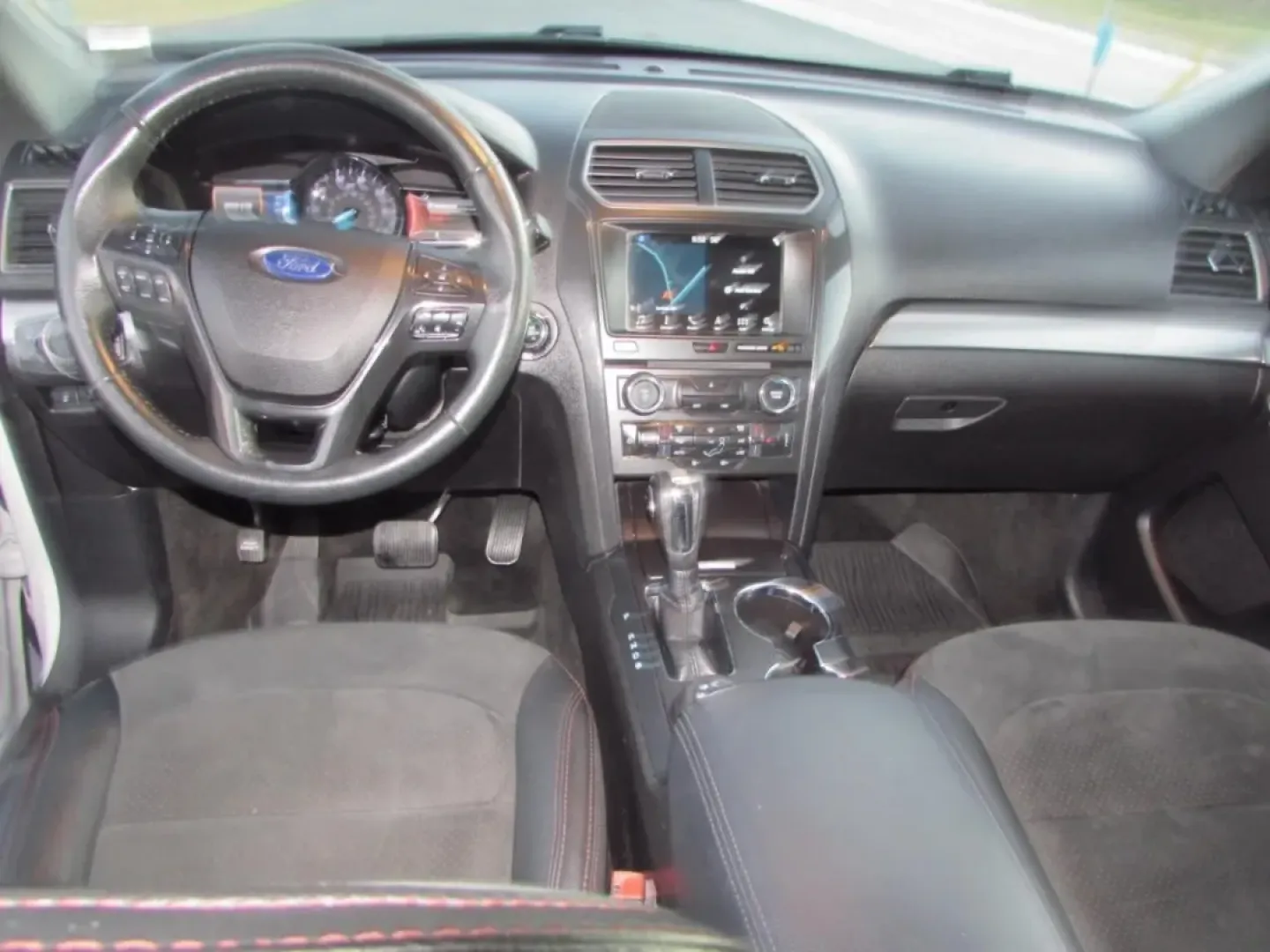 2018 /Ebony Black Ford Explorer XLT (1FM5K8DH9JG) with an Other engine, located at 12836 Highway 21, De Soto, MO, 63020, (636) 337-7777, 38.151867, -90.575615 - **Adventure Awaits with the 2018 Ford Explorer XLT Perfect for Your Next Family Road Trip!**<br /> <br /> Are you ready to elevate your family outings or weekend adventures? Look no further than this stunning 2018 Ford Explorer XLT, available now at Pettus Ford De Soto. With enough space for everyo - Photo#24