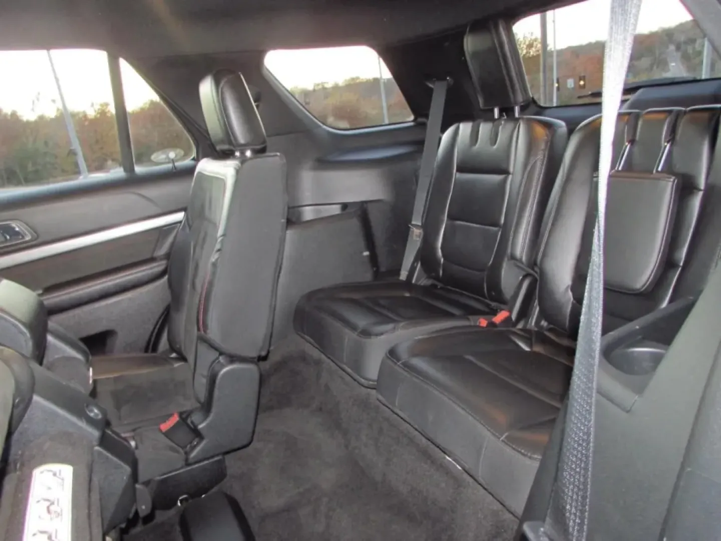 2018 /Ebony Black Ford Explorer XLT (1FM5K8DH9JG) with an Other engine, located at 12836 Highway 21, De Soto, MO, 63020, (636) 337-7777, 38.151867, -90.575615 - **Adventure Awaits with the 2018 Ford Explorer XLT Perfect for Your Next Family Road Trip!**<br /> <br /> Are you ready to elevate your family outings or weekend adventures? Look no further than this stunning 2018 Ford Explorer XLT, available now at Pettus Ford De Soto. With enough space for everyo - Photo#30