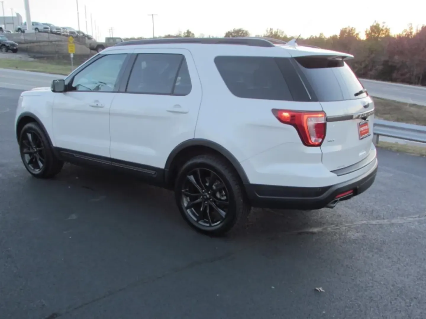 2018 /Ebony Black Ford Explorer XLT (1FM5K8DH9JG) with an Other engine, located at 12836 Highway 21, De Soto, MO, 63020, (636) 337-7777, 38.151867, -90.575615 - **Adventure Awaits with the 2018 Ford Explorer XLT Perfect for Your Next Family Road Trip!**<br /> <br /> Are you ready to elevate your family outings or weekend adventures? Look no further than this stunning 2018 Ford Explorer XLT, available now at Pettus Ford De Soto. With enough space for everyo - Photo#4
