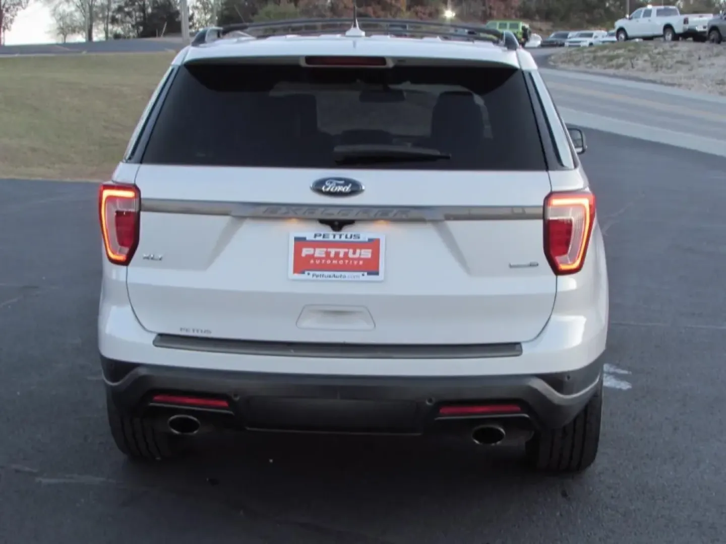 2018 /Ebony Black Ford Explorer XLT (1FM5K8DH9JG) with an Other engine, located at 12836 Highway 21, De Soto, MO, 63020, (636) 337-7777, 38.151867, -90.575615 - **Adventure Awaits with the 2018 Ford Explorer XLT Perfect for Your Next Family Road Trip!**<br /> <br /> Are you ready to elevate your family outings or weekend adventures? Look no further than this stunning 2018 Ford Explorer XLT, available now at Pettus Ford De Soto. With enough space for everyo - Photo#5