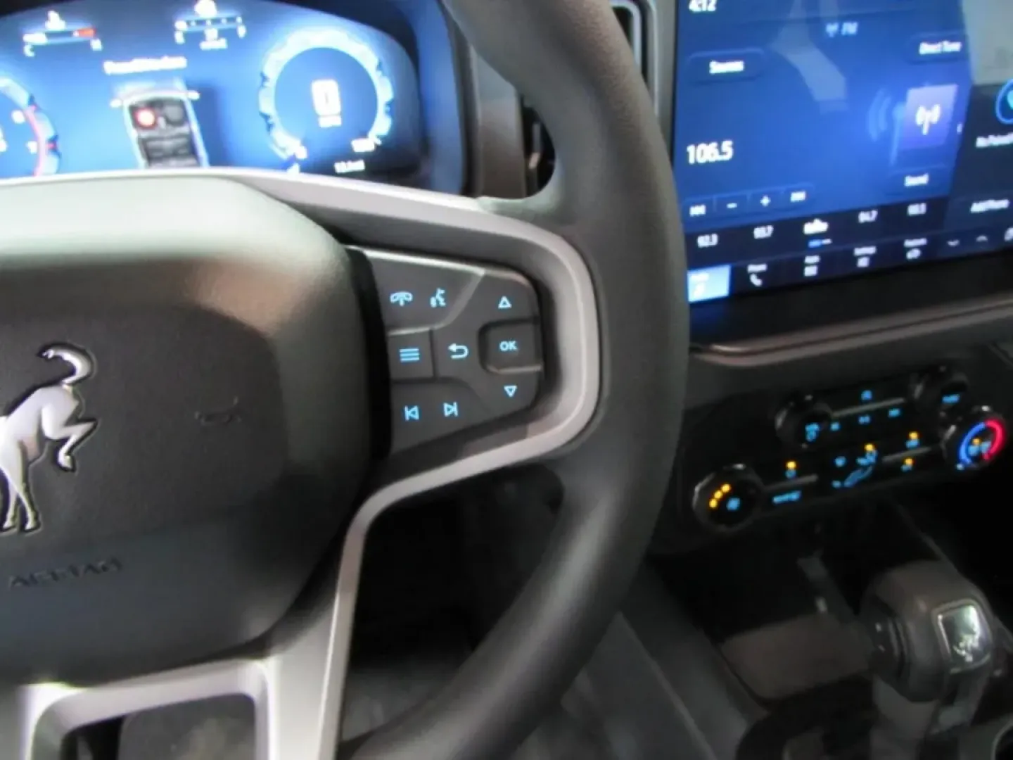 2025 /Dark Gray W/Black Onyx Ford Bronco Base (1FMDE6BH7SL) with an 2.3L EcoBoost I-4 engine, located at 12836 Highway 21, De Soto, MO, 63020, (636) 337-7777, 38.151867, -90.575615 - For adventurers and outdoor enthusiasts seeking their next thrill, the 2025 Ford Bronco is the ideal companion, ready to tackle rugged trails and urban jungles alike. With its robust 2.3L EcoBoost I-4 engine and four-wheel drive, this SUV is built for both weekend getaways and daily commutes. If you - Photo#13