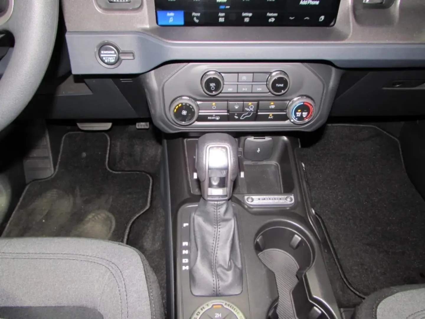 2025 /Dark Gray W/Black Onyx Ford Bronco Base (1FMDE6BH7SL) with an 2.3L EcoBoost I-4 engine, located at 12836 Highway 21, De Soto, MO, 63020, (636) 337-7777, 38.151867, -90.575615 - For adventurers and outdoor enthusiasts seeking their next thrill, the 2025 Ford Bronco is the ideal companion, ready to tackle rugged trails and urban jungles alike. With its robust 2.3L EcoBoost I-4 engine and four-wheel drive, this SUV is built for both weekend getaways and daily commutes. If you - Photo#16