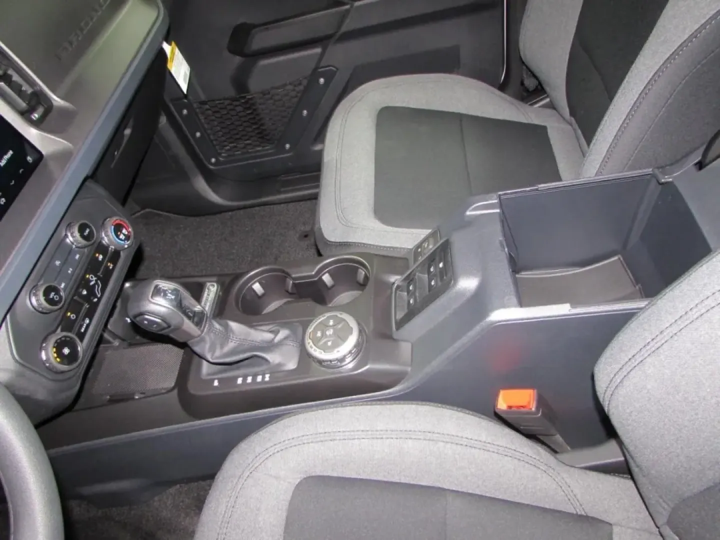 2025 /Dark Gray W/Black Onyx Ford Bronco Base (1FMDE6BH7SL) with an 2.3L EcoBoost I-4 engine, located at 12836 Highway 21, De Soto, MO, 63020, (636) 337-7777, 38.151867, -90.575615 - For adventurers and outdoor enthusiasts seeking their next thrill, the 2025 Ford Bronco is the ideal companion, ready to tackle rugged trails and urban jungles alike. With its robust 2.3L EcoBoost I-4 engine and four-wheel drive, this SUV is built for both weekend getaways and daily commutes. If you - Photo#17