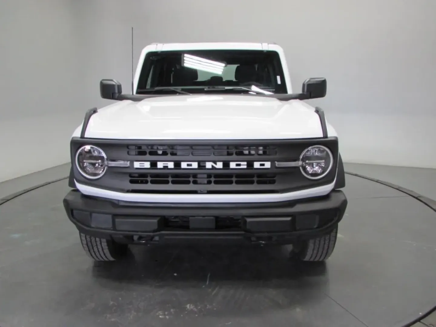 2025 /Dark Gray W/Black Onyx Ford Bronco Base (1FMDE6BH7SL) with an 2.3L EcoBoost I-4 engine, located at 12836 Highway 21, De Soto, MO, 63020, (636) 337-7777, 38.151867, -90.575615 - For adventurers and outdoor enthusiasts seeking their next thrill, the 2025 Ford Bronco is the ideal companion, ready to tackle rugged trails and urban jungles alike. With its robust 2.3L EcoBoost I-4 engine and four-wheel drive, this SUV is built for both weekend getaways and daily commutes. If you - Photo#1