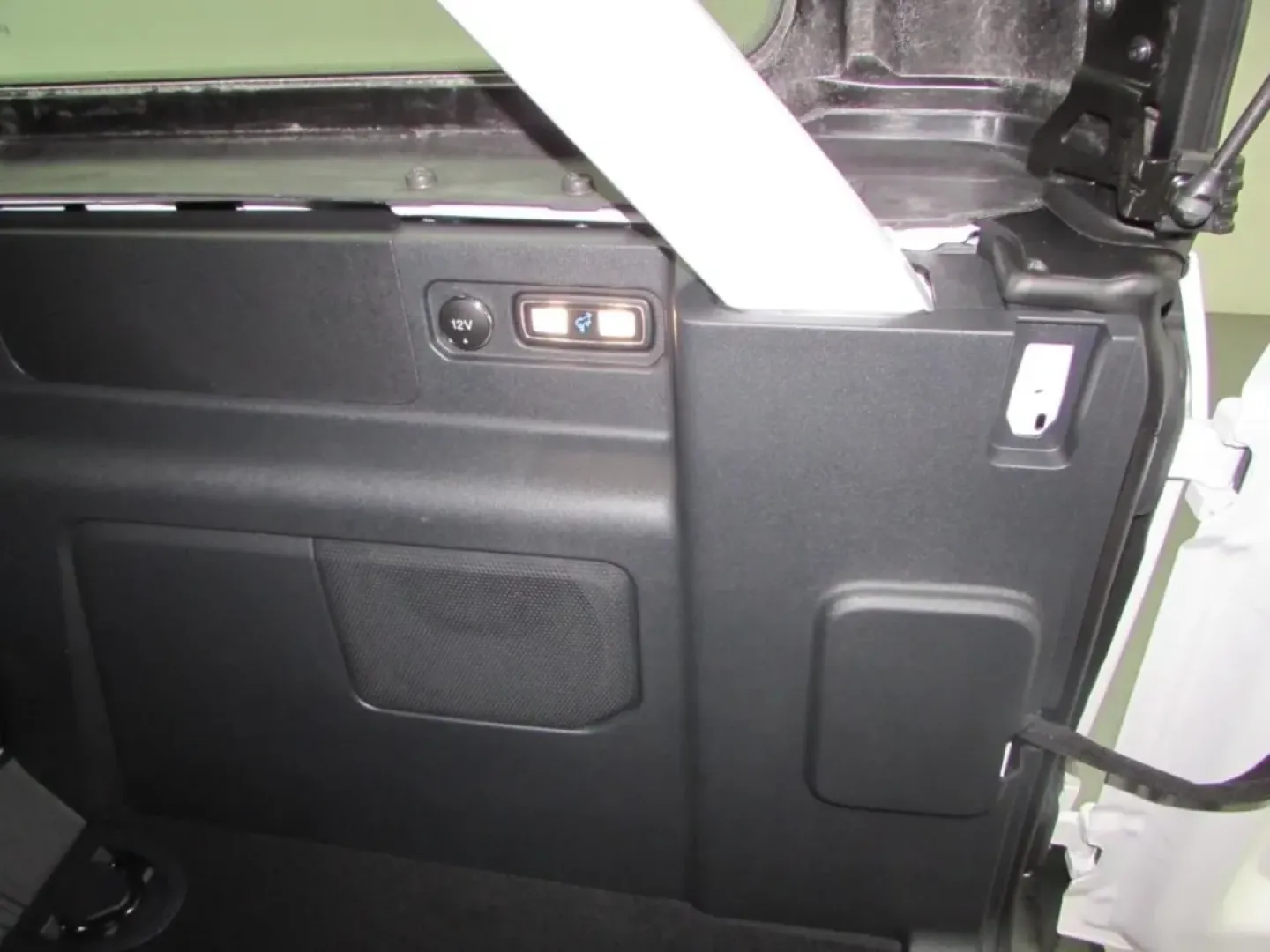 2025 /Dark Gray W/Black Onyx Ford Bronco Base (1FMDE6BH7SL) with an 2.3L EcoBoost I-4 engine, 7M transmission, located at 12836 Highway 21, De Soto, MO, 63020, (636) 337-7777, 38.151867, -90.575615 - For adventurers and outdoor enthusiasts seeking their next thrill, the 2025 Ford Bronco is the ideal companion, ready to tackle rugged trails and urban jungles alike. With its robust 2.3L EcoBoost I-4 engine and four-wheel drive, this SUV is built for both weekend getaways and daily commutes. If you - Photo#27