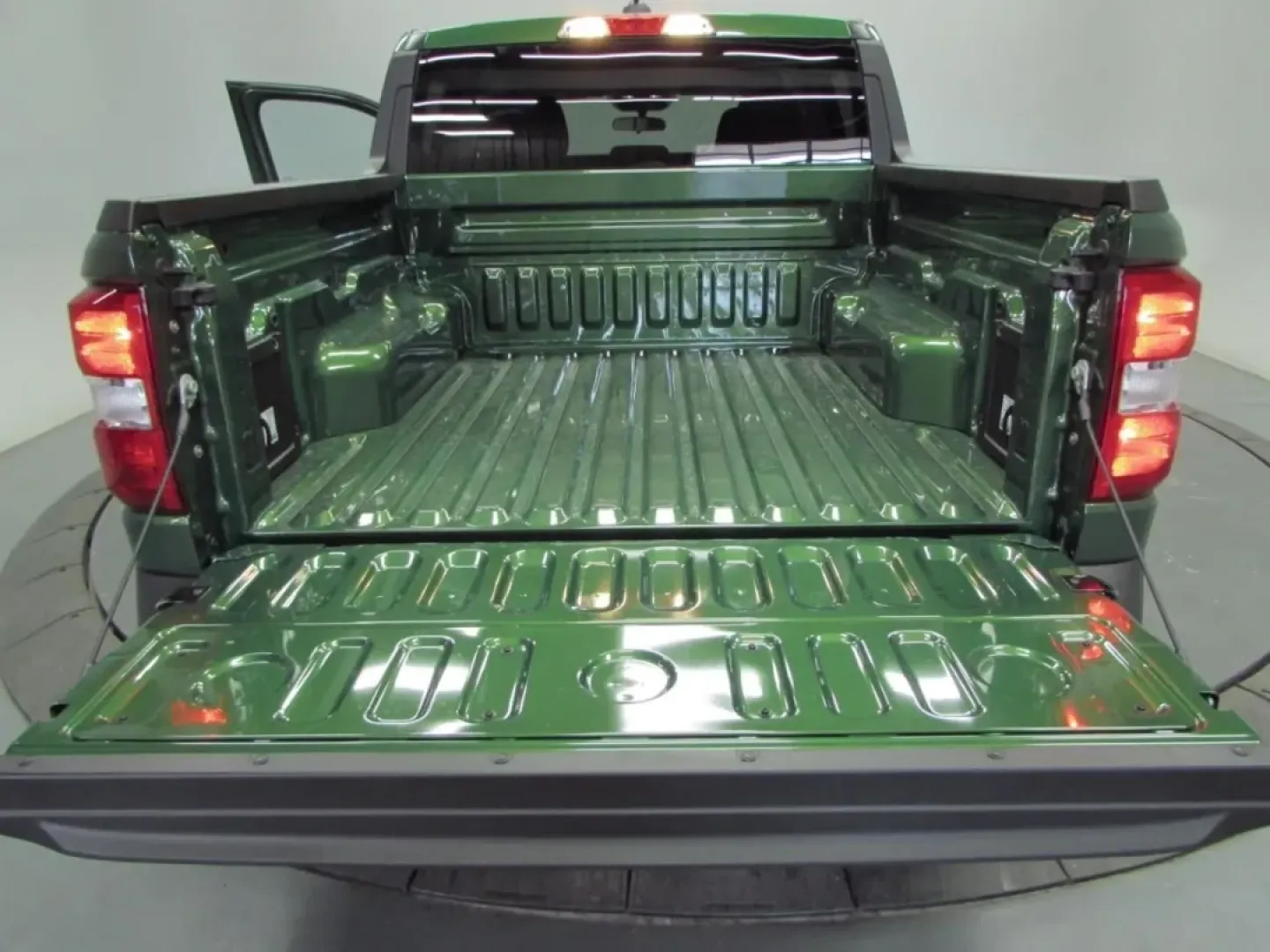 2025 /Black Onyx/Dark Slate Ford Maverick XL (3FTTW8B30SR) with an 2.5L Hybrid engine, located at 12836 Highway 21, De Soto, MO, 63020, (636) 337-7777, 38.151867, -90.575615 - **Discover Adventure with the 2025 Ford Maverick XL Perfect for Your Lifestyle!**<br /> <br /> If you're looking for a vehicle that seamlessly blends utility with comfort, look no further than the 2025 Ford Maverick XL. This remarkable truck is the perfect companion for weekend adventures, daily co - Photo#11