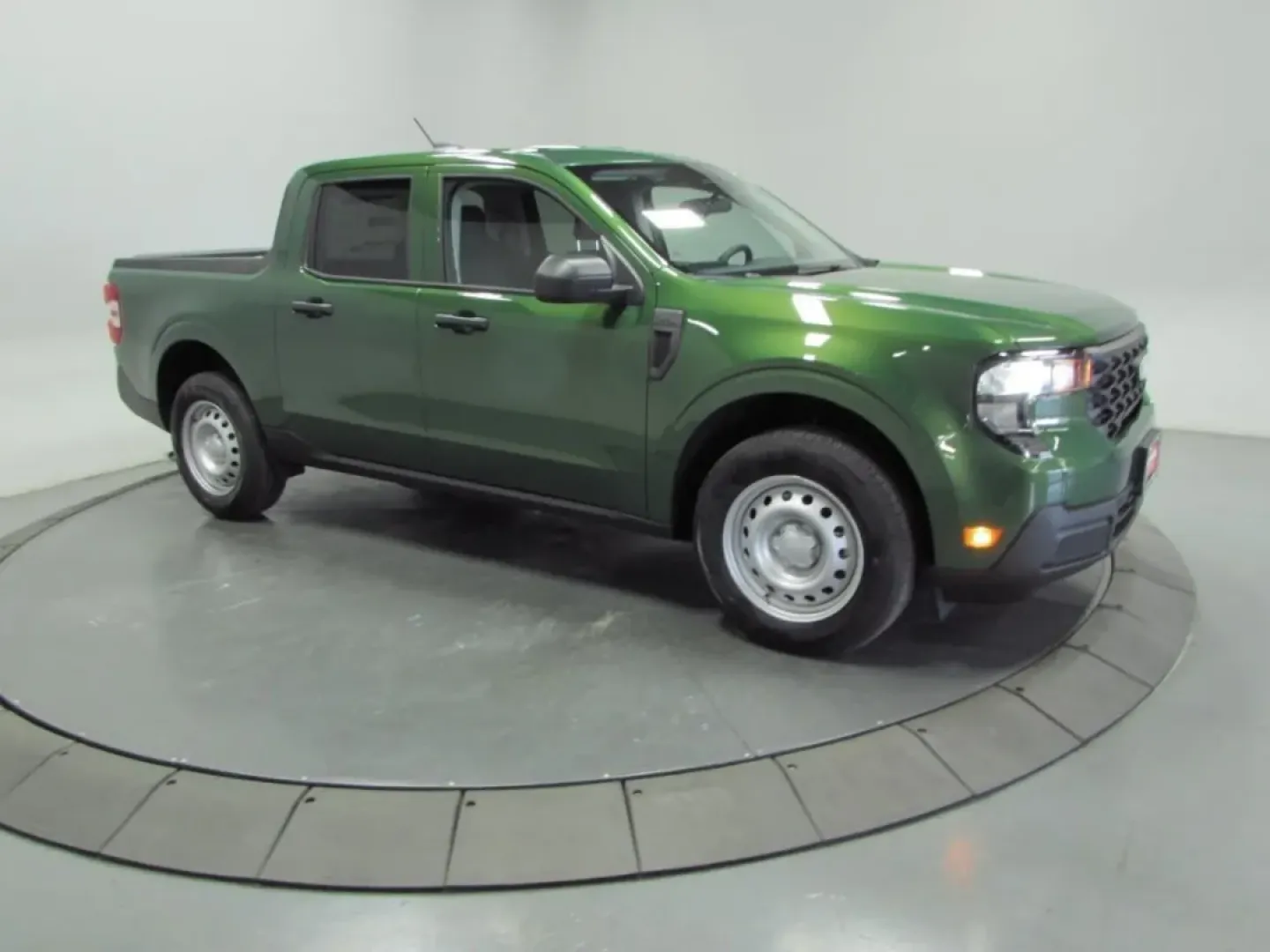 2025 /Black Onyx/Dark Slate Ford Maverick XL (3FTTW8B30SR) with an 2.5L Hybrid engine, located at 12836 Highway 21, De Soto, MO, 63020, (636) 337-7777, 38.151867, -90.575615 - **Discover Adventure with the 2025 Ford Maverick XL Perfect for Your Lifestyle!**<br /> <br /> If you're looking for a vehicle that seamlessly blends utility with comfort, look no further than the 2025 Ford Maverick XL. This remarkable truck is the perfect companion for weekend adventures, daily co - Photo#3