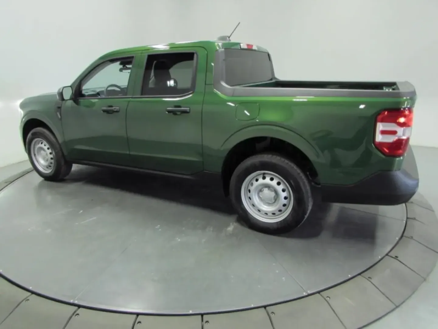 2025 /Black Onyx/Dark Slate Ford Maverick XL (3FTTW8B30SR) with an 2.5L Hybrid engine, located at 12836 Highway 21, De Soto, MO, 63020, (636) 337-7777, 38.151867, -90.575615 - **Discover Adventure with the 2025 Ford Maverick XL Perfect for Your Lifestyle!**<br /> <br /> If you're looking for a vehicle that seamlessly blends utility with comfort, look no further than the 2025 Ford Maverick XL. This remarkable truck is the perfect companion for weekend adventures, daily co - Photo#4