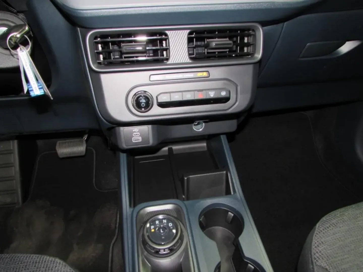 2025 /Black Onyx/Dark Slate Ford Maverick XL (3FTTW8B34SR) with an 2.5L Hybrid engine, located at 12836 Highway 21, De Soto, MO, 63020, (636) 337-7777, 38.151867, -90.575615 - ### Experience Versatility with the 2025 Ford Maverick XL at Pettus Ford De Soto<br /> <br /> Are you searching for a vehicle that can seamlessly blend your daily commuting needs with weekend adventures? Look no further than the 2025 Ford Maverick XL, now available at Pettus Ford De Soto. Located at - Photo#21