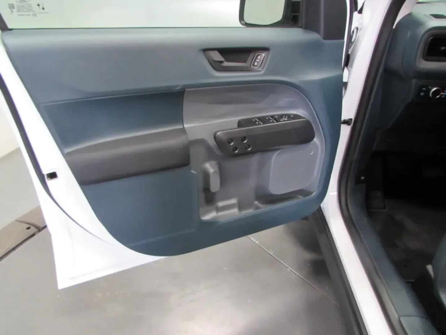 2025 /Black Onyx/Dark Slate Ford Maverick XL (3FTTW8B37SR) with an 2.5L Hybrid engine, located at 12836 Highway 21, De Soto, MO, 63020, (636) 337-7777, 38.151867, -90.575615 - **Elevate Your Weekend Adventures with the 2025 Ford Maverick XL at Pettus Ford De Soto!**<br /> <br /> Are you ready to embrace the open road and enjoy outdoor escapades with family and friends? Look no further than the 2025 Ford Maverick XL, the perfect blend of capability, comfort, and cutting-ed - Photo#12