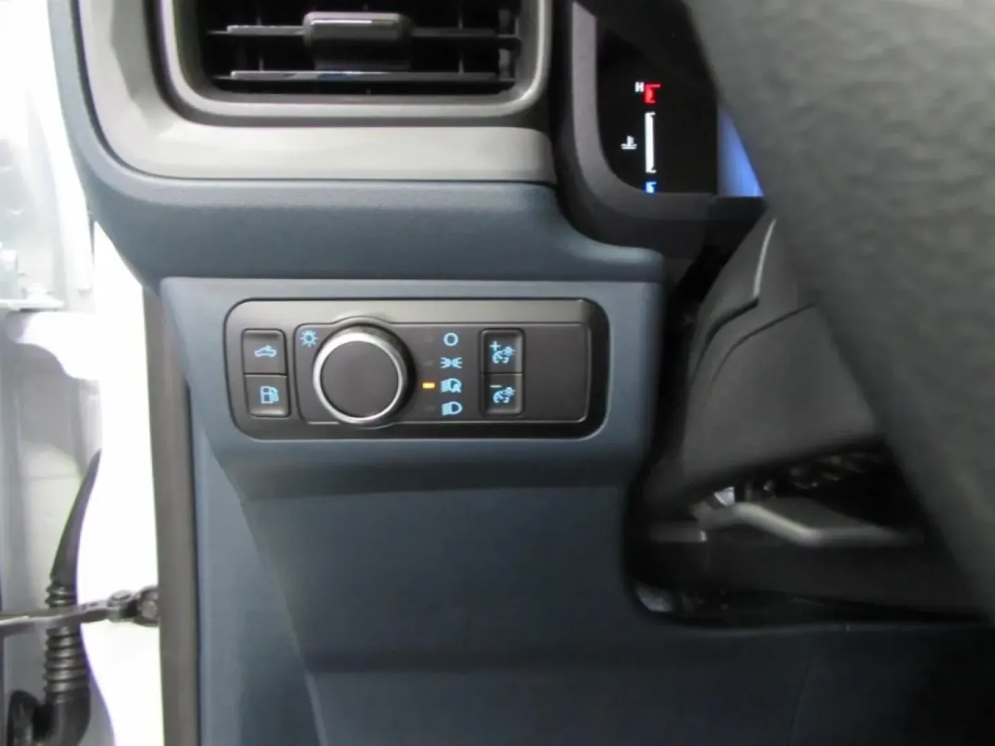 2025 /Black Onyx/Dark Slate Ford Maverick XL (3FTTW8B37SR) with an 2.5L Hybrid engine, located at 12836 Highway 21, De Soto, MO, 63020, (636) 337-7777, 38.151867, -90.575615 - **Elevate Your Weekend Adventures with the 2025 Ford Maverick XL at Pettus Ford De Soto!**<br /> <br /> Are you ready to embrace the open road and enjoy outdoor escapades with family and friends? Look no further than the 2025 Ford Maverick XL, the perfect blend of capability, comfort, and cutting-ed - Photo#14