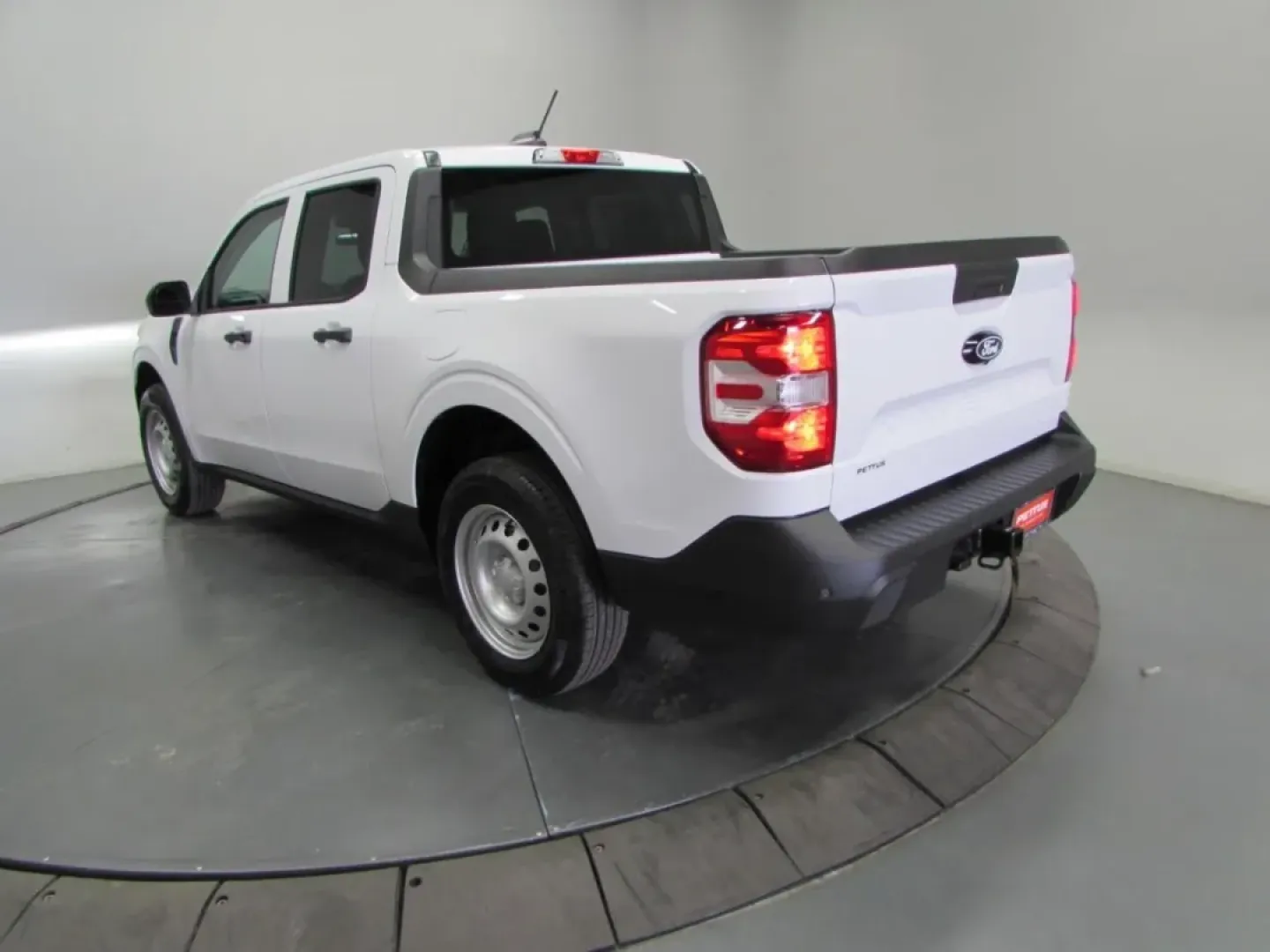 2025 /Black Onyx/Dark Slate Ford Maverick XL (3FTTW8B37SR) with an 2.5L Hybrid engine, located at 12836 Highway 21, De Soto, MO, 63020, (636) 337-7777, 38.151867, -90.575615 - **Elevate Your Weekend Adventures with the 2025 Ford Maverick XL at Pettus Ford De Soto!**<br /> <br /> Are you ready to embrace the open road and enjoy outdoor escapades with family and friends? Look no further than the 2025 Ford Maverick XL, the perfect blend of capability, comfort, and cutting-ed - Photo#5