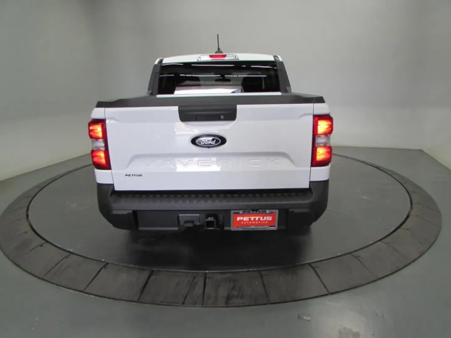 2025 /Black Onyx/Dark Slate Ford Maverick XL (3FTTW8B37SR) with an 2.5L Hybrid engine, located at 12836 Highway 21, De Soto, MO, 63020, (636) 337-7777, 38.151867, -90.575615 - **Elevate Your Weekend Adventures with the 2025 Ford Maverick XL at Pettus Ford De Soto!**<br /> <br /> Are you ready to embrace the open road and enjoy outdoor escapades with family and friends? Look no further than the 2025 Ford Maverick XL, the perfect blend of capability, comfort, and cutting-ed - Photo#6