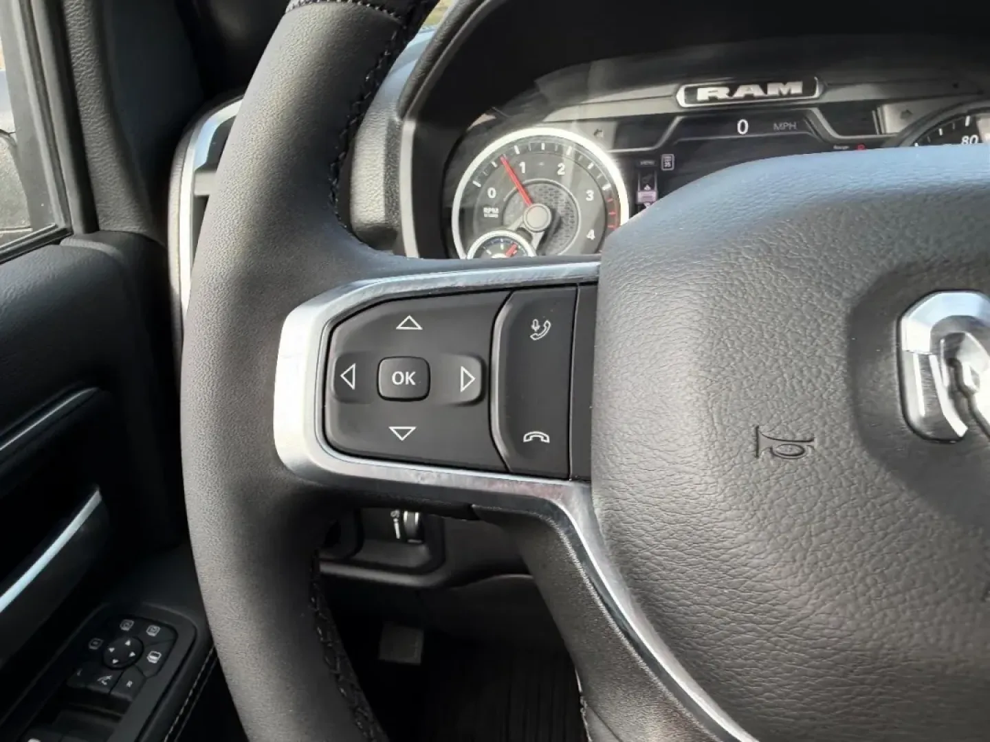 2025 /Diesel Gray/Black Cloth Ram 3500 Big Horn (3C63RRHL3SG) with an Straight 6 Turbocharged Diesel engine, located at 970 Woodlawn Dr., Farmington, MO, 63640, (573) 431-7800, 37.825642, -90.468674 - **Experience Unmatched Power and Comfort with the 2025 Ram 3500 Big Horn at Pettus CDJR Farmington!**<br /> <br /> Are you a hard-working individual looking for a truck that can handle both your daily demands and your weekend adventures? Look no further than the 2025 Ram 3500 Big Horn, available now - Photo#11