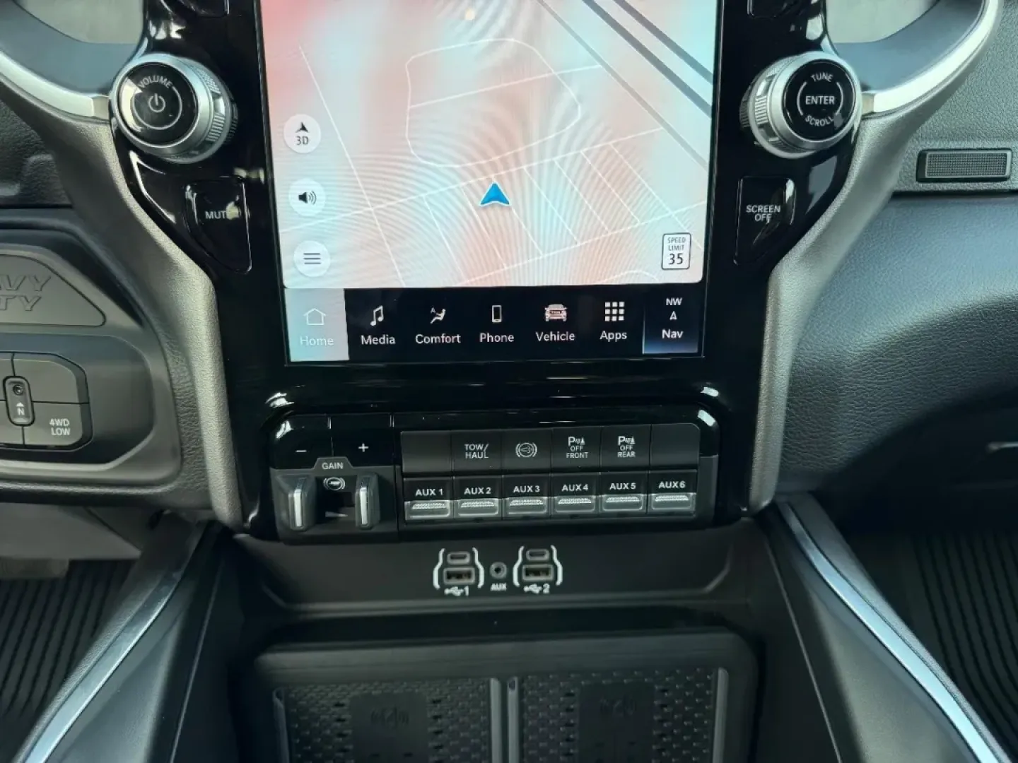 2025 /Diesel Gray/Black Cloth Ram 3500 Big Horn (3C63RRHL3SG) with an Straight 6 Turbocharged Diesel engine, located at 970 Woodlawn Dr., Farmington, MO, 63640, (573) 431-7800, 37.825642, -90.468674 - **Experience Unmatched Power and Comfort with the 2025 Ram 3500 Big Horn at Pettus CDJR Farmington!**<br /> <br /> Are you a hard-working individual looking for a truck that can handle both your daily demands and your weekend adventures? Look no further than the 2025 Ram 3500 Big Horn, available now - Photo#14