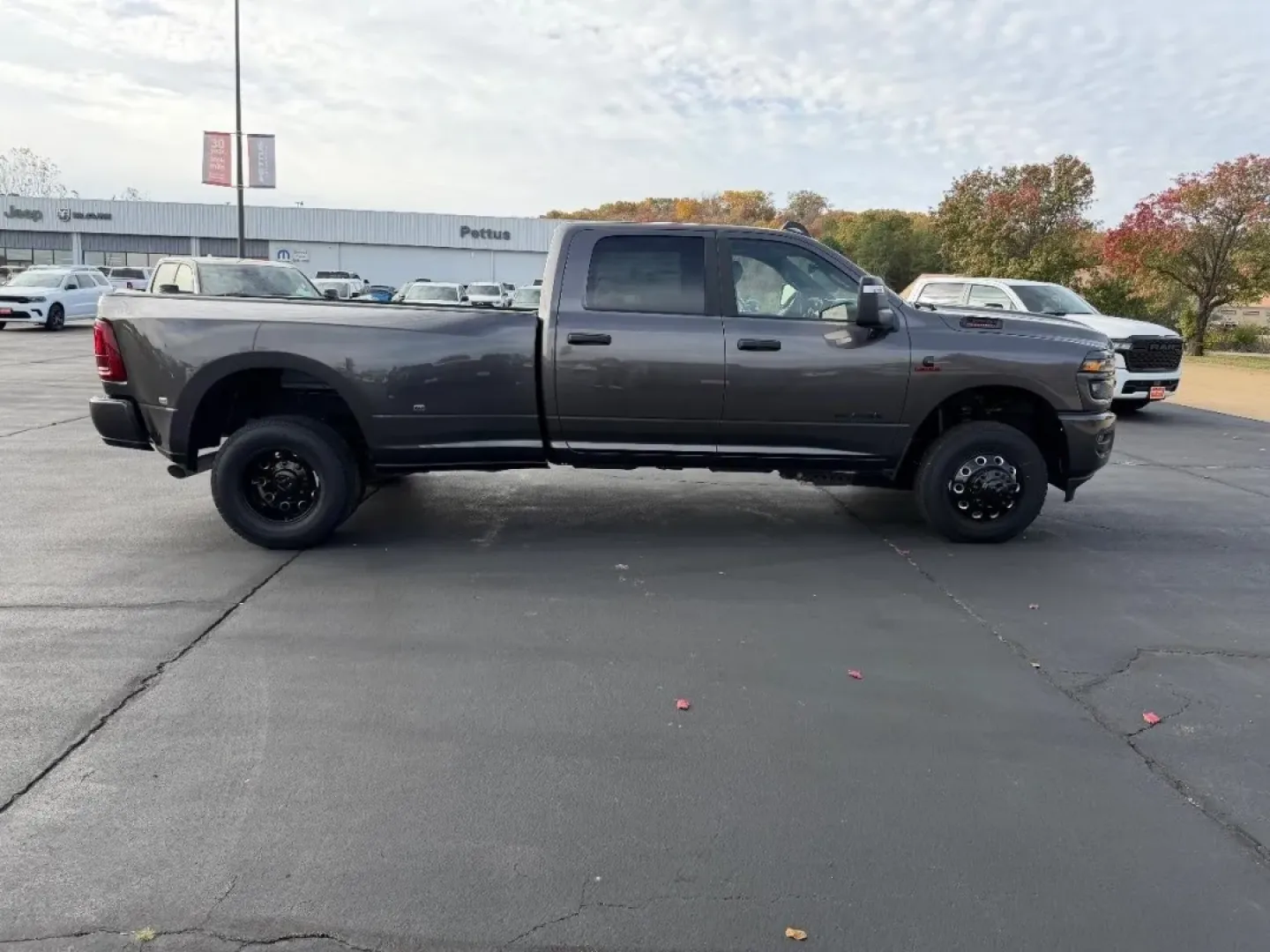 2025 /Diesel Gray/Black Cloth Ram 3500 Big Horn (3C63RRHL3SG) with an Straight 6 Turbocharged Diesel engine, located at 970 Woodlawn Dr., Farmington, MO, 63640, (573) 431-7800, 37.825642, -90.468674 - **Experience Unmatched Power and Comfort with the 2025 Ram 3500 Big Horn at Pettus CDJR Farmington!**<br /> <br /> Are you a hard-working individual looking for a truck that can handle both your daily demands and your weekend adventures? Look no further than the 2025 Ram 3500 Big Horn, available now - Photo#1