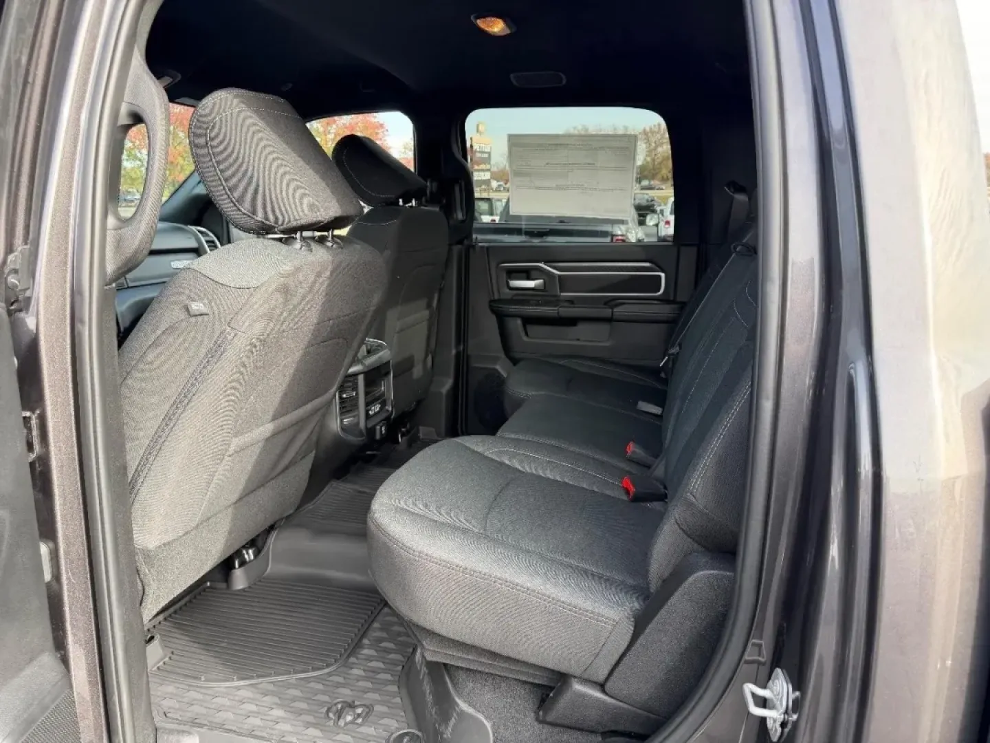 2025 /Diesel Gray/Black Cloth Ram 3500 Big Horn (3C63RRHL3SG) with an Straight 6 Turbocharged Diesel engine, located at 970 Woodlawn Dr., Farmington, MO, 63640, (573) 431-7800, 37.825642, -90.468674 - **Experience Unmatched Power and Comfort with the 2025 Ram 3500 Big Horn at Pettus CDJR Farmington!**<br /> <br /> Are you a hard-working individual looking for a truck that can handle both your daily demands and your weekend adventures? Look no further than the 2025 Ram 3500 Big Horn, available now - Photo#8