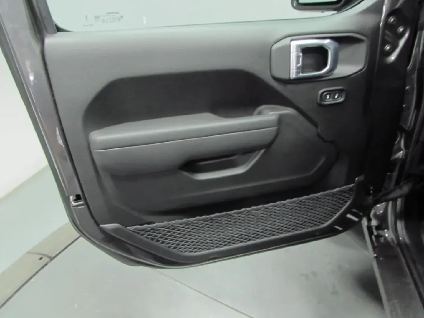 2026 /Black Jeep Wrangler Sport (1C4PJXDN5TW) with an Other engine, located at 12830 Highway 21, De Soto, MO, 63020, (636) 337-7777, 38.153099, -90.573624 - **Adventure Awaits with the 2026 Jeep Wrangler at Pettus CDJR DeSoto!**<br /> <br /> Are you ready to elevate your outdoor adventures and weekend getaways? The 2026 Jeep Wrangler is the perfect companion for those who crave excitement and exploration. This rugged SUV is specifically designed for thr - Photo#10