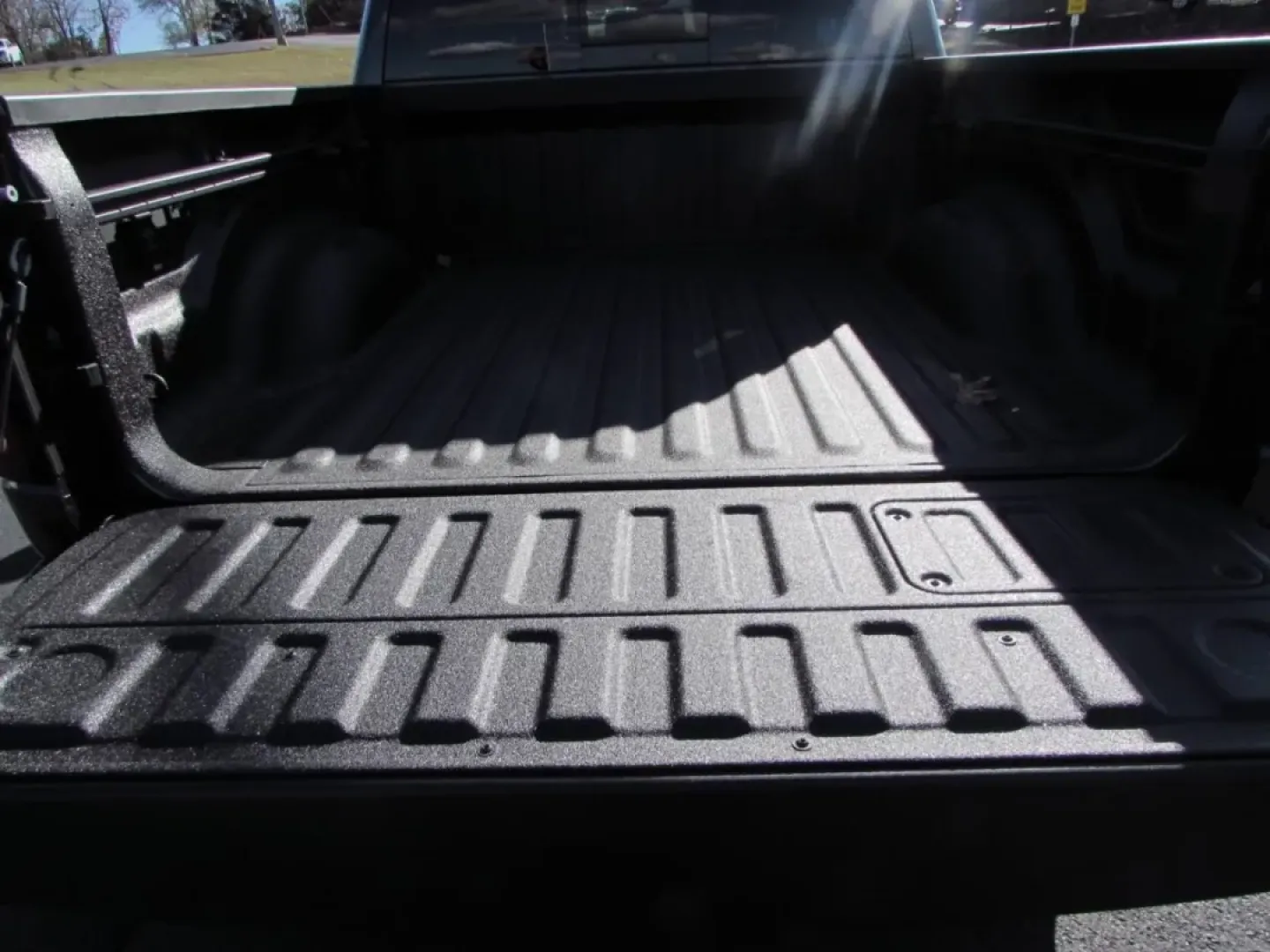 2026 /Black Ram 1500 Laramie (1C6SRFJT7TN) with an Other engine, Automatic transmission, located at 12830 Highway 21, De Soto, MO, 63020, (636) 337-7777, 38.153099, -90.573624 - **Unleash Your Adventurous Spirit with the 2026 Ram 1500 Laramie in De Soto, MO!**<br /> <br /> Are you ready to elevate your lifestyle with a truck that can handle both the daily grind and weekend adventures? Introducing the stunning 2026 Ram 1500 Laramie, a perfect blend of power, comfort, and cut - Photo#13