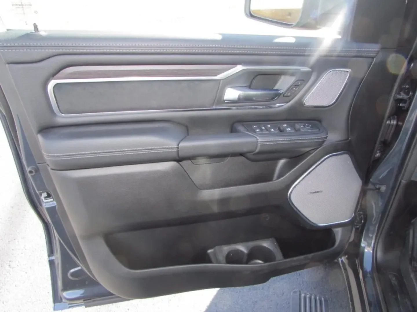 2026 /Black Ram 1500 Laramie (1C6SRFJT7TN) with an Other engine, Automatic transmission, located at 12830 Highway 21, De Soto, MO, 63020, (636) 337-7777, 38.153099, -90.573624 - **Unleash Your Adventurous Spirit with the 2026 Ram 1500 Laramie in De Soto, MO!**<br /> <br /> Are you ready to elevate your lifestyle with a truck that can handle both the daily grind and weekend adventures? Introducing the stunning 2026 Ram 1500 Laramie, a perfect blend of power, comfort, and cut - Photo#15