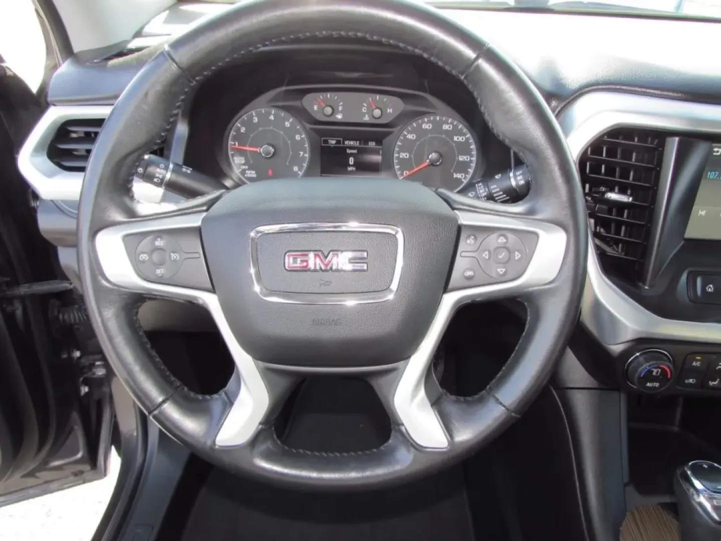 2018 /Jet Black GMC Acadia SLE-1 (1GKKNRLA9JZ) with an Other engine, located at 12830 Highway 21, De Soto, MO, 63020, (636) 337-7777, 38.153099, -90.573624 - **Adventure Awaits: Discover the 2018 GMC Acadia SLE at Pettus CDJR DeSoto!**<br /> <br /> Are you ready for your next adventure? Imagine cruising down the scenic routes of the Ozarks in a vehicle that's as versatile as your lifestyle-meet the 2018 GMC Acadia SLE, a perfect fusion of comfort, style, - Photo#15