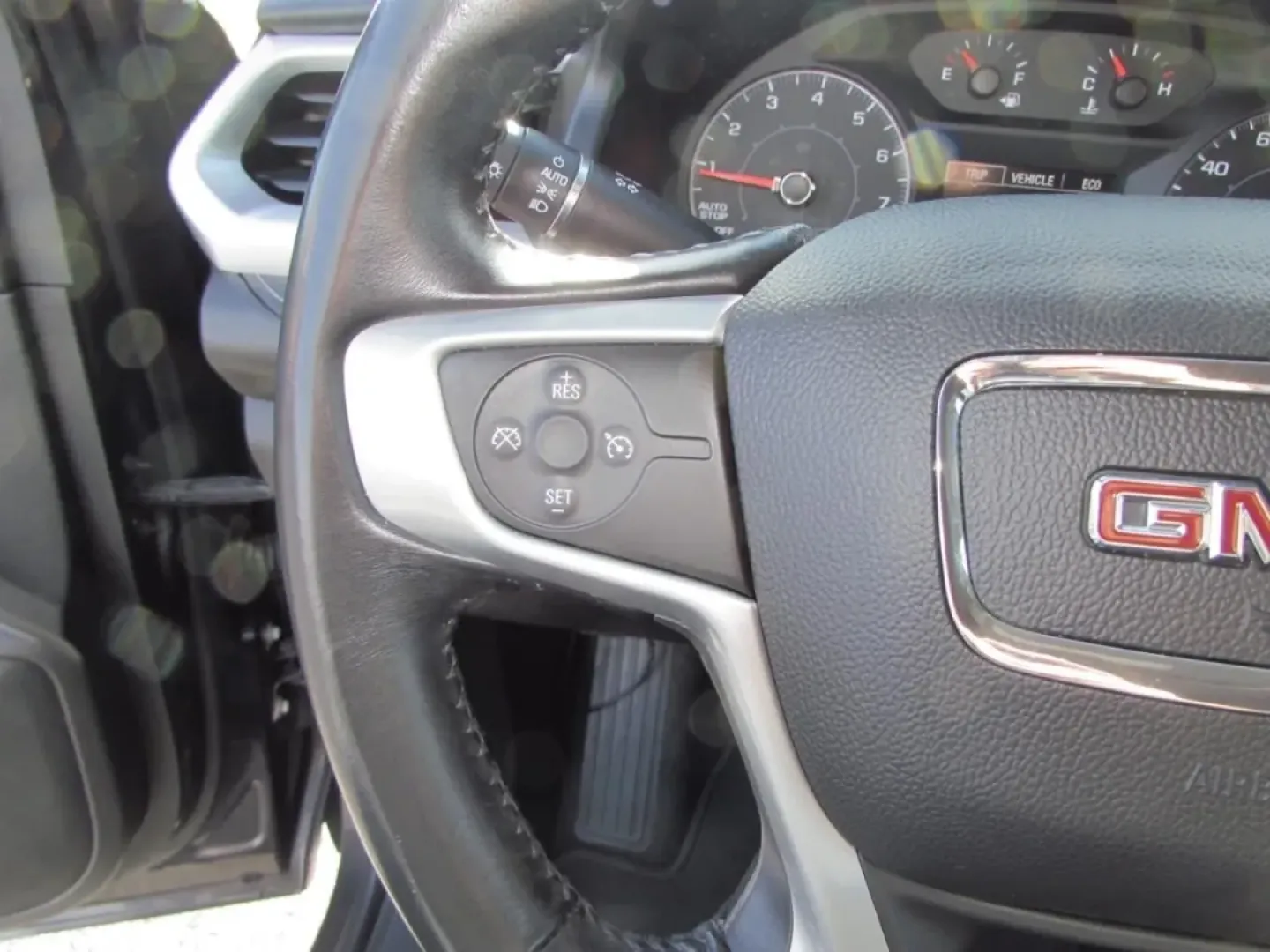 2018 /Jet Black GMC Acadia SLE-1 (1GKKNRLA9JZ) with an Other engine, located at 12830 Highway 21, De Soto, MO, 63020, (636) 337-7777, 38.153099, -90.573624 - **Adventure Awaits: Discover the 2018 GMC Acadia SLE at Pettus CDJR DeSoto!**<br /> <br /> Are you ready for your next adventure? Imagine cruising down the scenic routes of the Ozarks in a vehicle that's as versatile as your lifestyle-meet the 2018 GMC Acadia SLE, a perfect fusion of comfort, style, - Photo#16