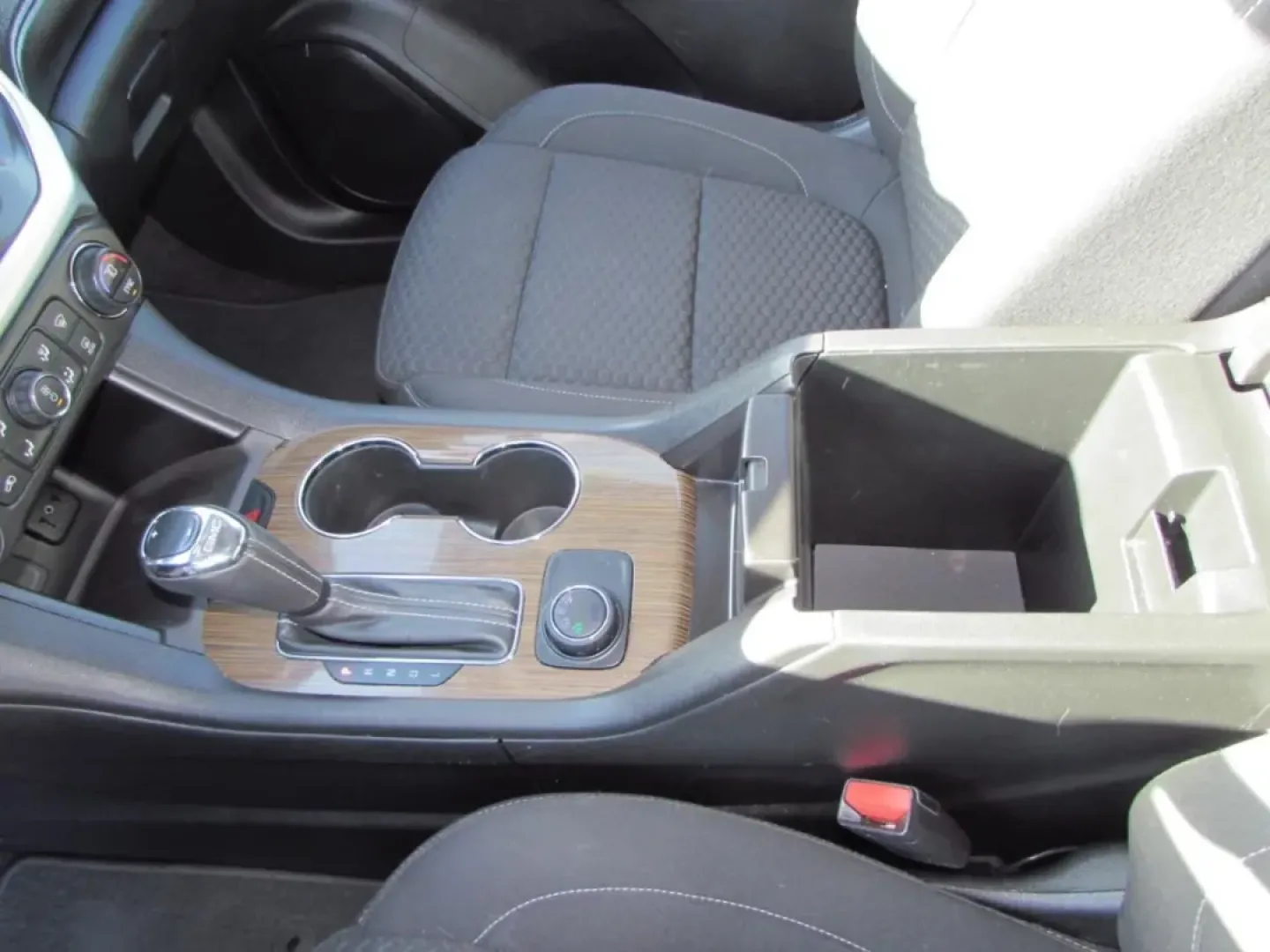 2018 /Jet Black GMC Acadia SLE-1 (1GKKNRLA9JZ) with an Other engine, located at 12830 Highway 21, De Soto, MO, 63020, (636) 337-7777, 38.153099, -90.573624 - **Adventure Awaits: Discover the 2018 GMC Acadia SLE at Pettus CDJR DeSoto!**<br /> <br /> Are you ready for your next adventure? Imagine cruising down the scenic routes of the Ozarks in a vehicle that's as versatile as your lifestyle-meet the 2018 GMC Acadia SLE, a perfect fusion of comfort, style, - Photo#21