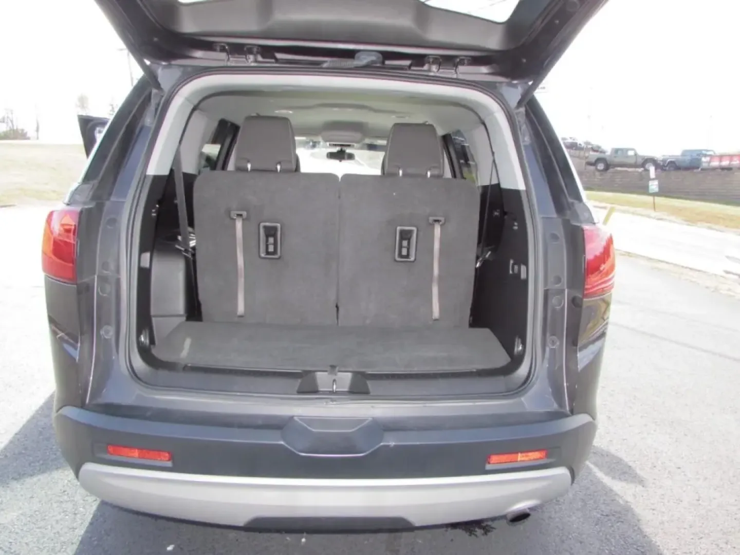 2018 /Jet Black GMC Acadia SLE-1 (1GKKNRLA9JZ) with an Other engine, located at 12830 Highway 21, De Soto, MO, 63020, (636) 337-7777, 38.153099, -90.573624 - **Adventure Awaits: Discover the 2018 GMC Acadia SLE at Pettus CDJR DeSoto!**<br /> <br /> Are you ready for your next adventure? Imagine cruising down the scenic routes of the Ozarks in a vehicle that's as versatile as your lifestyle-meet the 2018 GMC Acadia SLE, a perfect fusion of comfort, style, - Photo#28