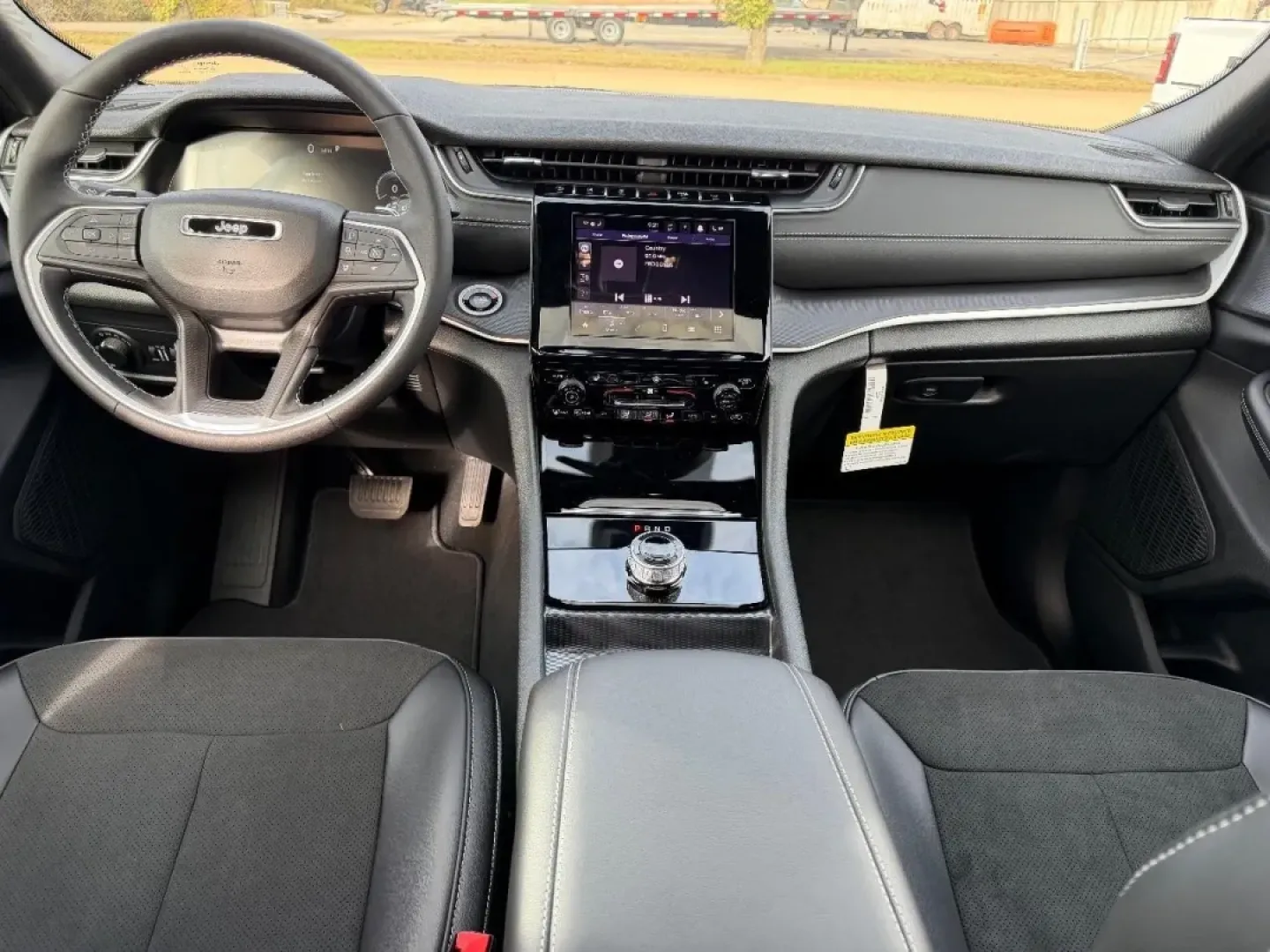 2025 /Global Black Leather Jeep Grand Cherokee Altitude X (1C4RJHAG7SC) with an 3.6L V6 24V VVT UPG I engine, Automatic transmission, located at 970 Woodlawn Dr., Farmington, MO, 63640, (573) 431-7800, 37.825642, -90.468674 - Are you ready to elevate your adventures? Introducing the 2025 Jeep Grand Cherokee, the perfect SUV for those who crave both comfort and capability. This vehicle is designed for individuals and families who enjoy exploring the great outdoors or simply need a reliable companion for daily commutes in - Photo#11