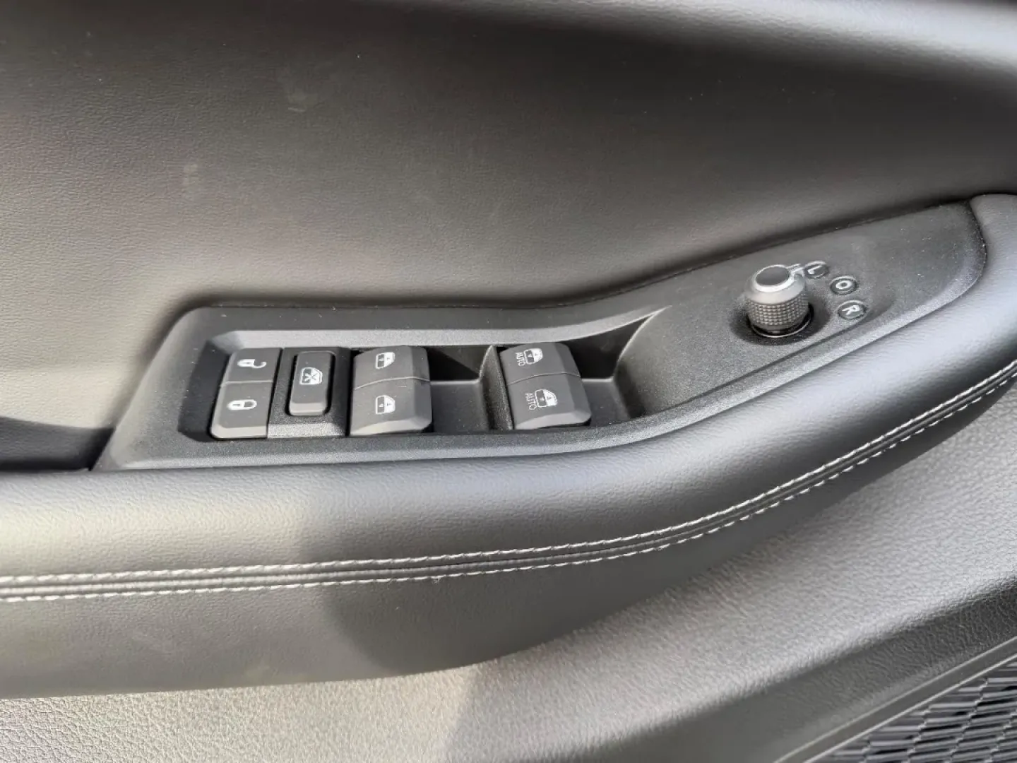 2025 /Global Black Leather Jeep Grand Cherokee Altitude X (1C4RJHAG7SC) with an 3.6L V6 24V VVT UPG I engine, Automatic transmission, located at 970 Woodlawn Dr., Farmington, MO, 63640, (573) 431-7800, 37.825642, -90.468674 - Are you ready to elevate your adventures? Introducing the 2025 Jeep Grand Cherokee, the perfect SUV for those who crave both comfort and capability. This vehicle is designed for individuals and families who enjoy exploring the great outdoors or simply need a reliable companion for daily commutes in - Photo#19