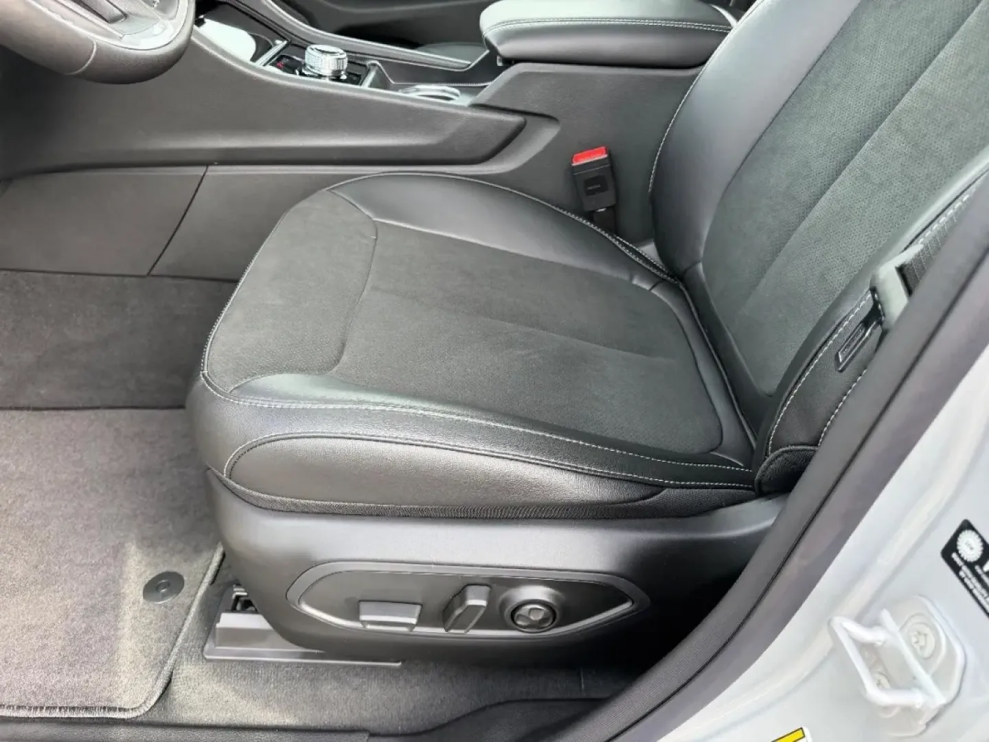 2025 /Global Black Leather Jeep Grand Cherokee Altitude X (1C4RJHAG7SC) with an 3.6L V6 24V VVT UPG I engine, Automatic transmission, located at 970 Woodlawn Dr., Farmington, MO, 63640, (573) 431-7800, 37.825642, -90.468674 - Are you ready to elevate your adventures? Introducing the 2025 Jeep Grand Cherokee, the perfect SUV for those who crave both comfort and capability. This vehicle is designed for individuals and families who enjoy exploring the great outdoors or simply need a reliable companion for daily commutes in - Photo#20