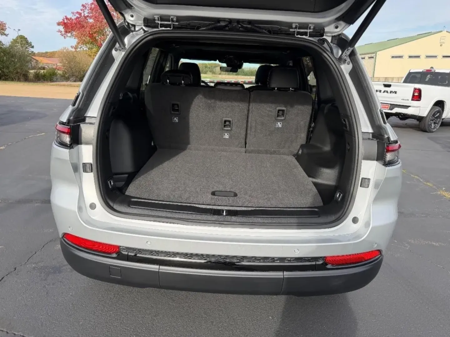 2025 /Global Black Leather Jeep Grand Cherokee Altitude X (1C4RJHAG7SC) with an 3.6L V6 24V VVT UPG I engine, Automatic transmission, located at 970 Woodlawn Dr., Farmington, MO, 63640, (573) 431-7800, 37.825642, -90.468674 - Are you ready to elevate your adventures? Introducing the 2025 Jeep Grand Cherokee, the perfect SUV for those who crave both comfort and capability. This vehicle is designed for individuals and families who enjoy exploring the great outdoors or simply need a reliable companion for daily commutes in - Photo#4