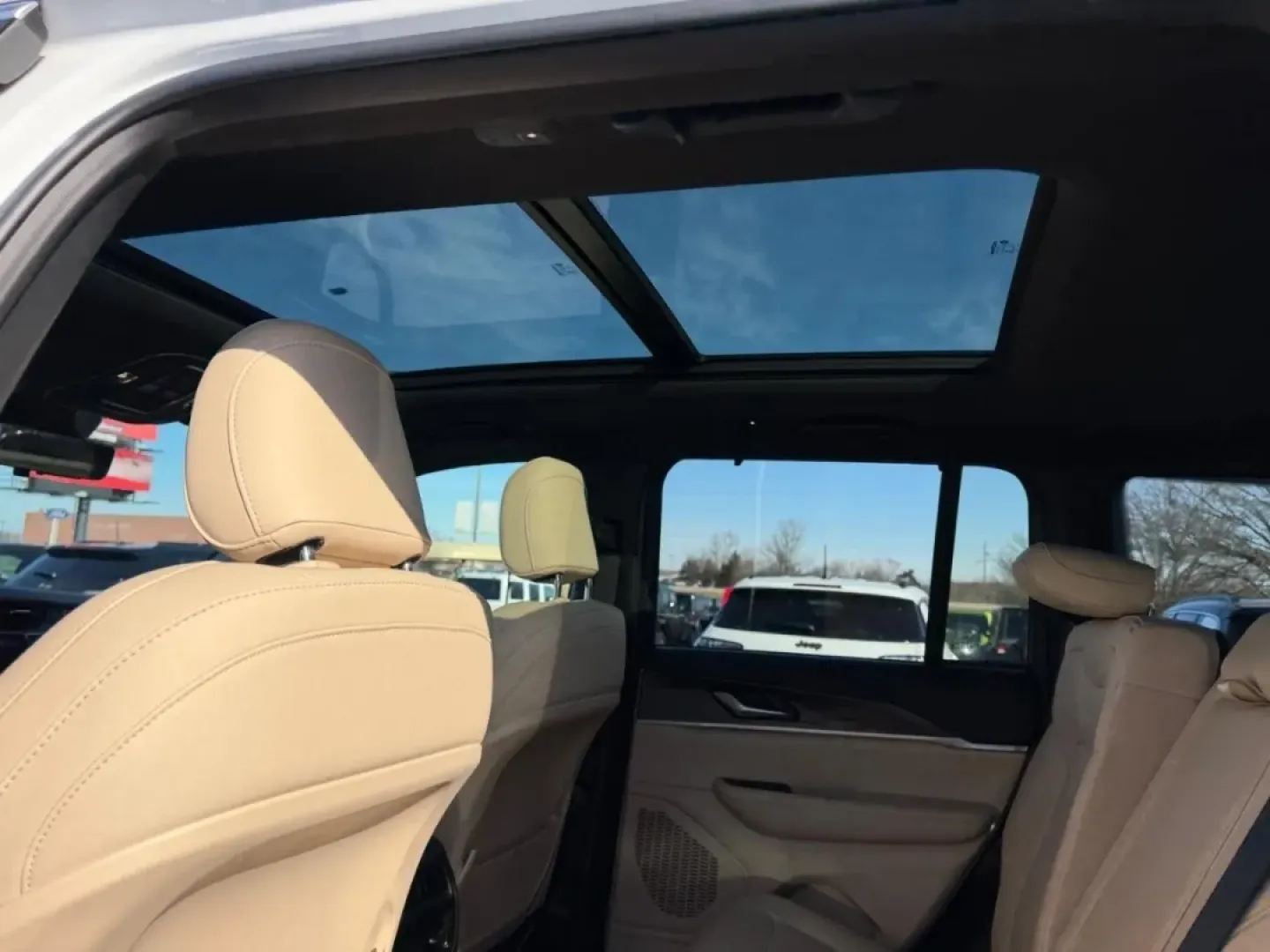 2025 /Wicker Beige/Black Leather Jeep Grand Cherokee Limited (1C4RJHBG1SC) with an 3.6L V6 24V VVT UPG I engine, 8A transmission, located at 970 Woodlawn Dr., Farmington, MO, 63640, (573) 431-7800, 37.825642, -90.468674 - ### Discover Your Next Adventure with the 2025 Jeep Grand Cherokee Limited at Pettus CDJR Farmington!<br /> <br /> Are you ready to embrace the thrill of the open road? Whether you're planning a family getaway, a weekend camping trip, or just looking for a reliable vehicle for your daily commute, th - Photo#10