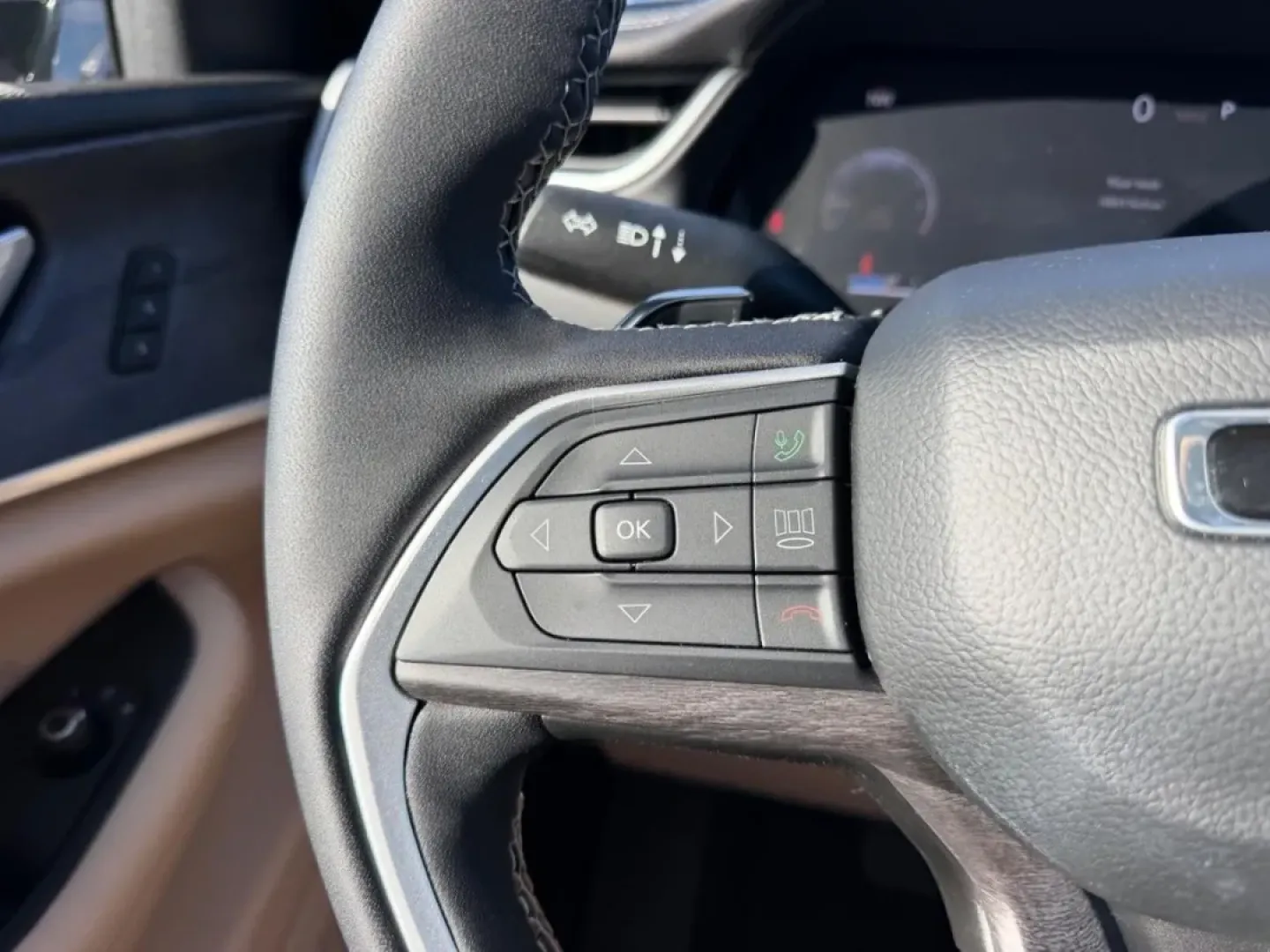 2025 /Wicker Beige/Black Leather Jeep Grand Cherokee Limited (1C4RJHBG1SC) with an 3.6L V6 24V VVT UPG I engine, 8A transmission, located at 970 Woodlawn Dr., Farmington, MO, 63640, (573) 431-7800, 37.825642, -90.468674 - ### Discover Your Next Adventure with the 2025 Jeep Grand Cherokee Limited at Pettus CDJR Farmington!<br /> <br /> Are you ready to embrace the thrill of the open road? Whether you're planning a family getaway, a weekend camping trip, or just looking for a reliable vehicle for your daily commute, th - Photo#13