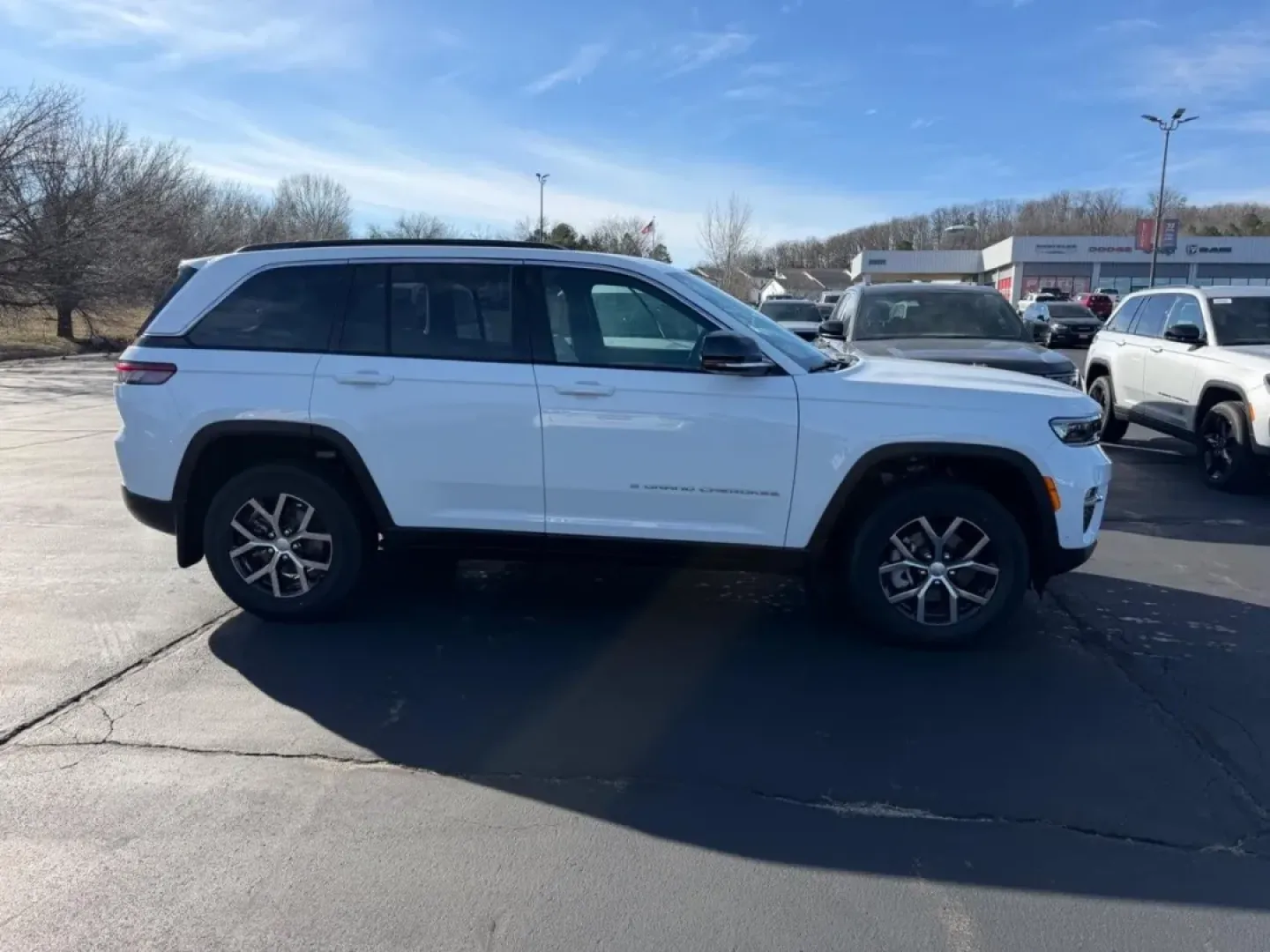 2025 /Wicker Beige/Black Leather Jeep Grand Cherokee Limited (1C4RJHBG1SC) with an 3.6L V6 24V VVT UPG I engine, 8A transmission, located at 970 Woodlawn Dr., Farmington, MO, 63640, (573) 431-7800, 37.825642, -90.468674 - ### Discover Your Next Adventure with the 2025 Jeep Grand Cherokee Limited at Pettus CDJR Farmington!<br /> <br /> Are you ready to embrace the thrill of the open road? Whether you're planning a family getaway, a weekend camping trip, or just looking for a reliable vehicle for your daily commute, th - Photo#1