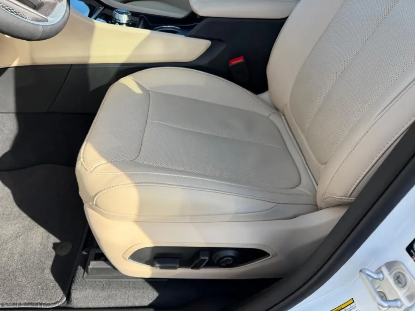 2025 /Wicker Beige/Black Leather Jeep Grand Cherokee Limited (1C4RJHBG1SC) with an 3.6L V6 24V VVT UPG I engine, 8A transmission, located at 970 Woodlawn Dr., Farmington, MO, 63640, (573) 431-7800, 37.825642, -90.468674 - ### Discover Your Next Adventure with the 2025 Jeep Grand Cherokee Limited at Pettus CDJR Farmington!<br /> <br /> Are you ready to embrace the thrill of the open road? Whether you're planning a family getaway, a weekend camping trip, or just looking for a reliable vehicle for your daily commute, th - Photo#21