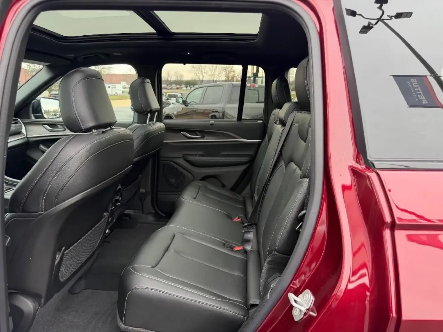 2025 /Global Black Leather Jeep Grand Cherokee Limited (1C4RJHBG6SC) with an 3.6L V6 24V VVT UPG I engine, located at 970 Woodlawn Dr., Farmington, MO, 63640, (573) 431-7800, 37.825642, -90.468674 - **Experience Adventure with the 2025 Jeep Grand Cherokee Limited at Pettus CDJR Farmington!**<br /> <br /> Are you ready to elevate your driving experience and embrace a lifestyle filled with adventure? Whether you're navigating the daily commute or planning your next weekend getaway, the 2025 Jeep - Photo#9