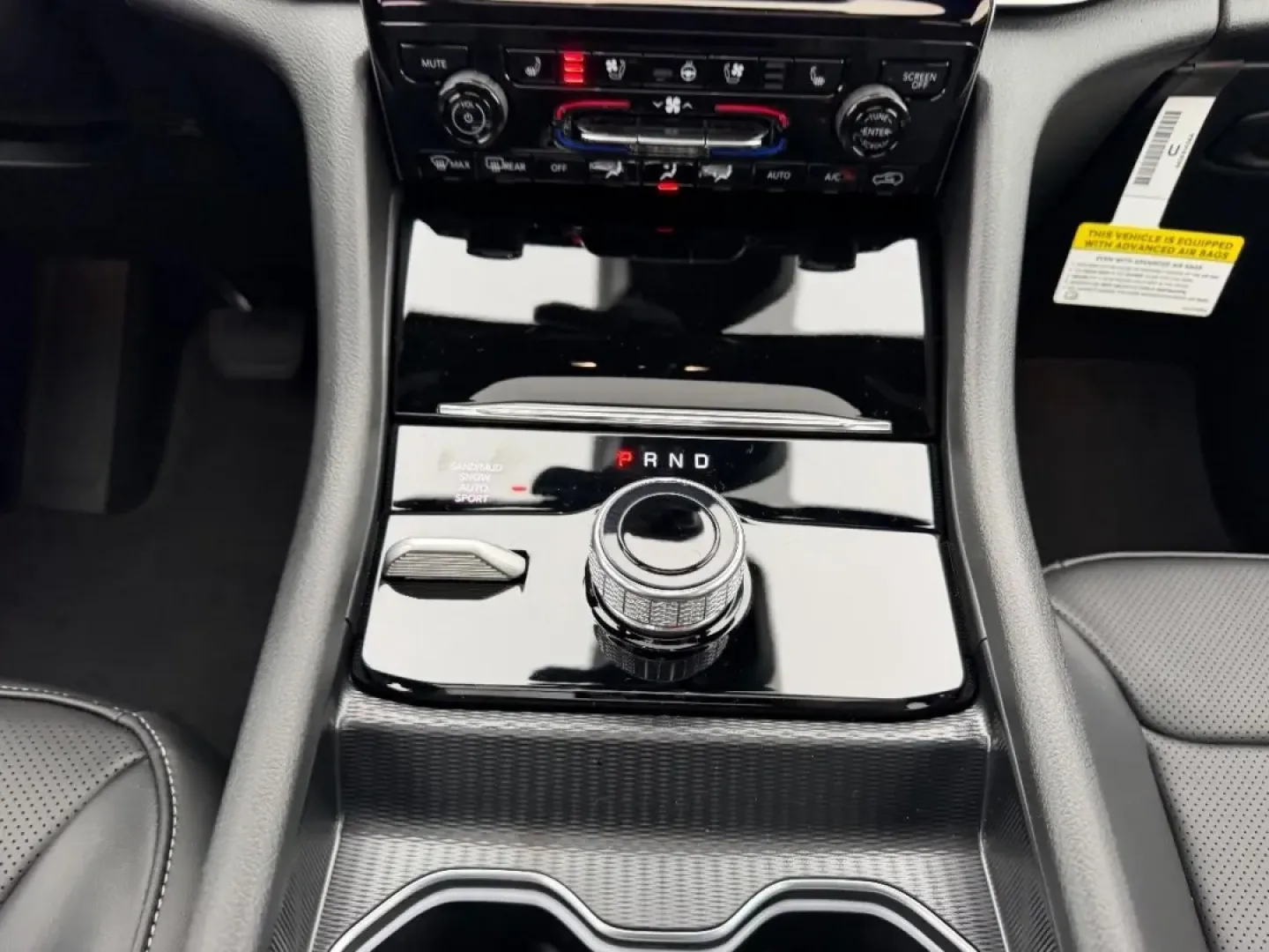 2025 /Global Black Leather Jeep Grand Cherokee Limited (1C4RJHBG6SC) with an 3.6L V6 24V VVT UPG I engine, located at 970 Woodlawn Dr., Farmington, MO, 63640, (573) 431-7800, 37.825642, -90.468674 - **Experience Adventure with the 2025 Jeep Grand Cherokee Limited at Pettus CDJR Farmington!**<br /> <br /> Are you ready to elevate your driving experience and embrace a lifestyle filled with adventure? Whether you're navigating the daily commute or planning your next weekend getaway, the 2025 Jeep - Photo#17