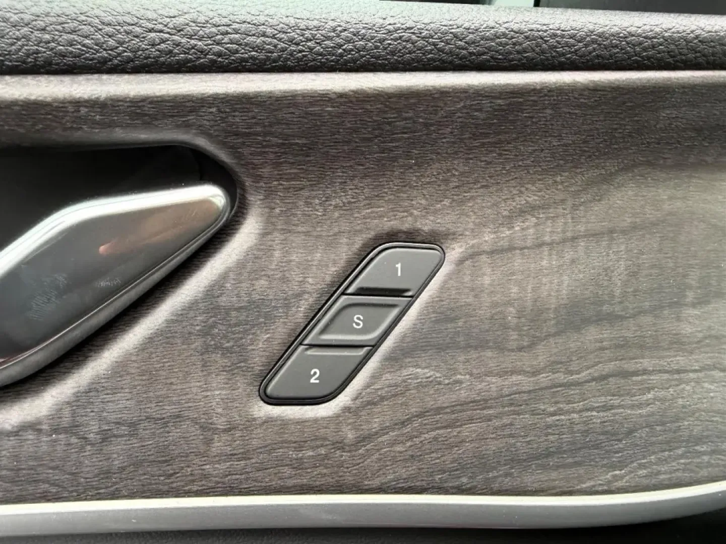 2025 /Global Black Leather Jeep Grand Cherokee Limited (1C4RJHBG6SC) with an 3.6L V6 24V VVT UPG I engine, located at 970 Woodlawn Dr., Farmington, MO, 63640, (573) 431-7800, 37.825642, -90.468674 - **Experience Adventure with the 2025 Jeep Grand Cherokee Limited at Pettus CDJR Farmington!**<br /> <br /> Are you ready to elevate your driving experience and embrace a lifestyle filled with adventure? Whether you're navigating the daily commute or planning your next weekend getaway, the 2025 Jeep - Photo#20