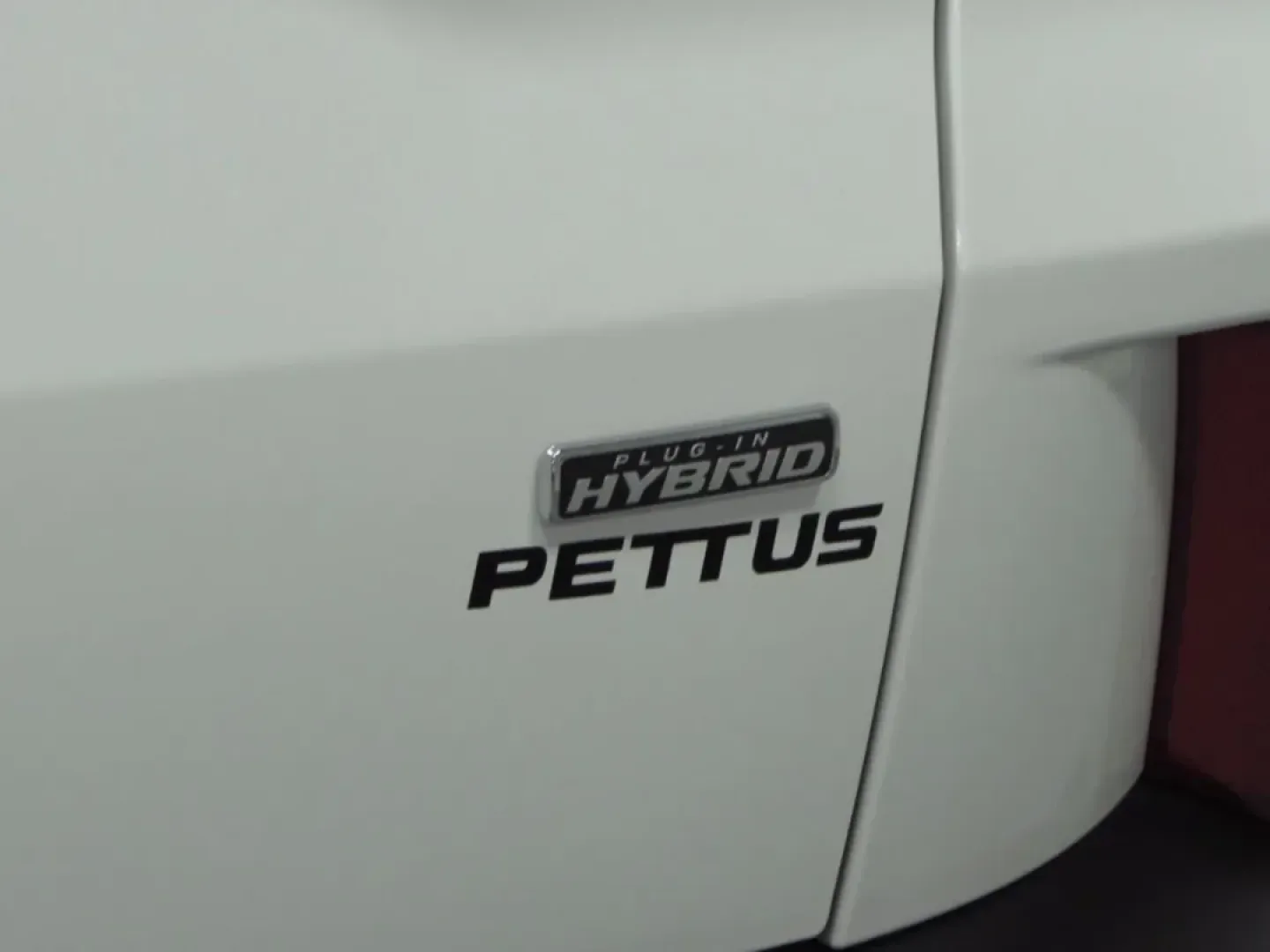 2025 /Ebony Ford Escape Base (1FMCU0E1XSU) with an 2.5L iVCT Atkinson Cycle I-4 Hybrid engine, Automatic transmission, located at 12836 Highway 21, De Soto, MO, 63020, (636) 337-7777, 38.151867, -90.575615 - **Unleash Your Adventures with the 2025 Ford Escape PHEV** <br /> <br /> Are you ready to elevate your lifestyle with a vehicle that effortlessly blends efficiency, style, and versatility? Look no further than the stunning 2025 Ford Escape PHEV, perfect for those who value sustainability without com - Photo#11