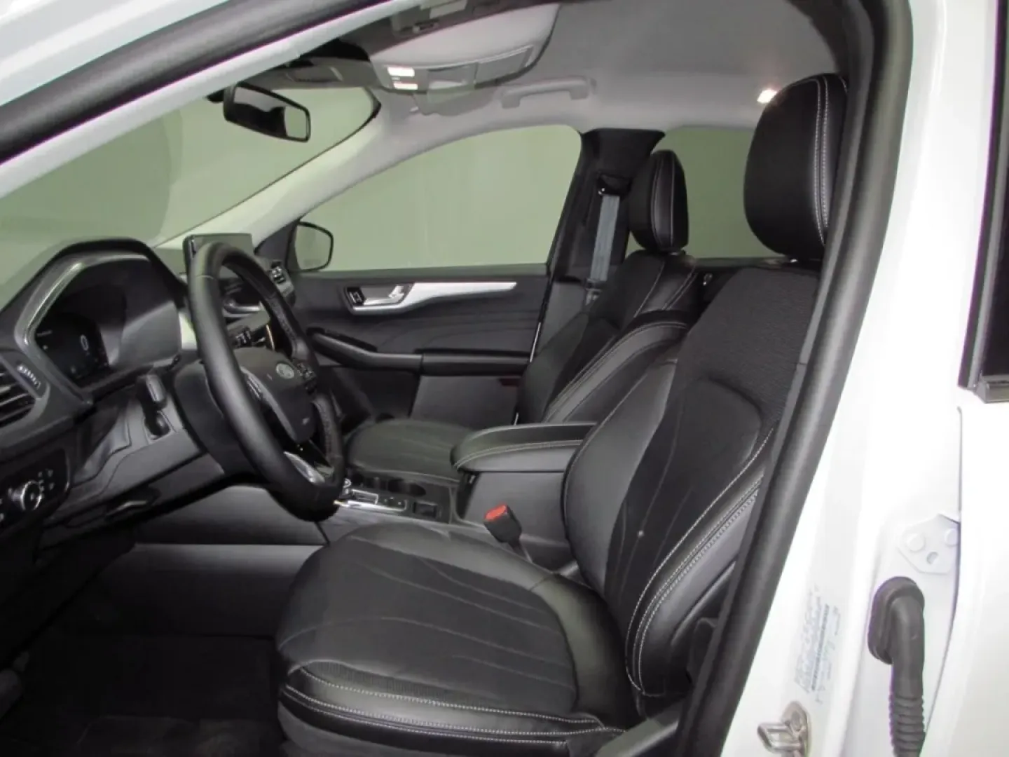 2025 /Ebony Ford Escape Base (1FMCU0E1XSU) with an 2.5L iVCT Atkinson Cycle I-4 Hybrid engine, Automatic transmission, located at 12836 Highway 21, De Soto, MO, 63020, (636) 337-7777, 38.151867, -90.575615 - **Unleash Your Adventures with the 2025 Ford Escape PHEV** <br /> <br /> Are you ready to elevate your lifestyle with a vehicle that effortlessly blends efficiency, style, and versatility? Look no further than the stunning 2025 Ford Escape PHEV, perfect for those who value sustainability without com - Photo#13