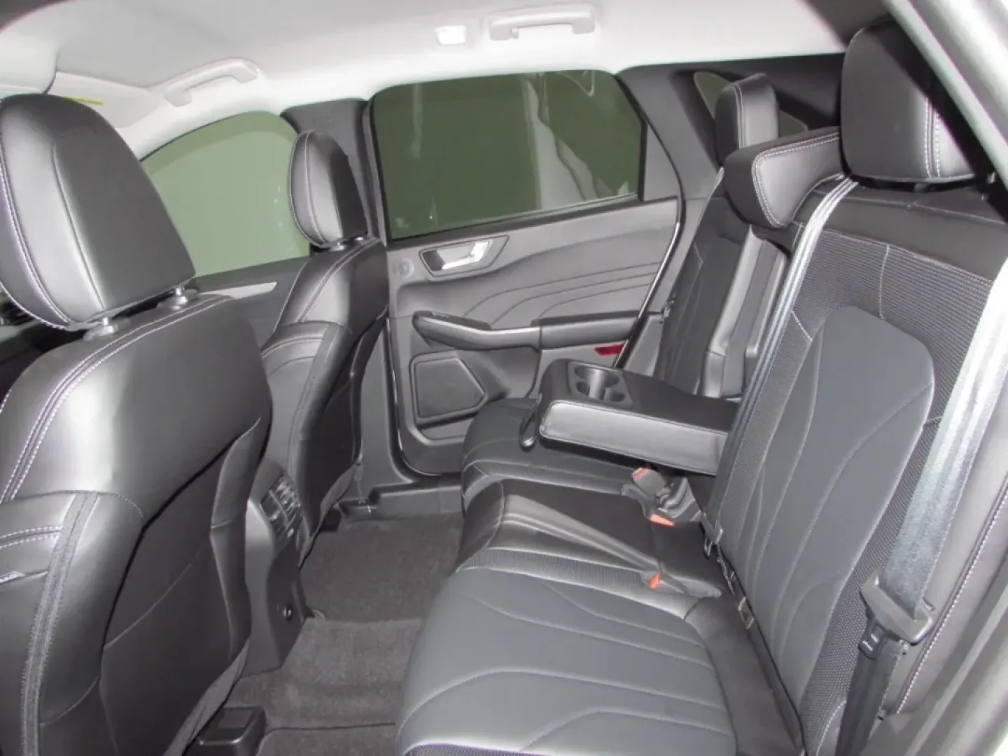 2025 /Ebony Ford Escape Base (1FMCU0E1XSU) with an 2.5L iVCT Atkinson Cycle I-4 Hybrid engine, Automatic transmission, located at 12836 Highway 21, De Soto, MO, 63020, (636) 337-7777, 38.151867, -90.575615 - **Unleash Your Adventures with the 2025 Ford Escape PHEV** <br /> <br /> Are you ready to elevate your lifestyle with a vehicle that effortlessly blends efficiency, style, and versatility? Look no further than the stunning 2025 Ford Escape PHEV, perfect for those who value sustainability without com - Photo#25