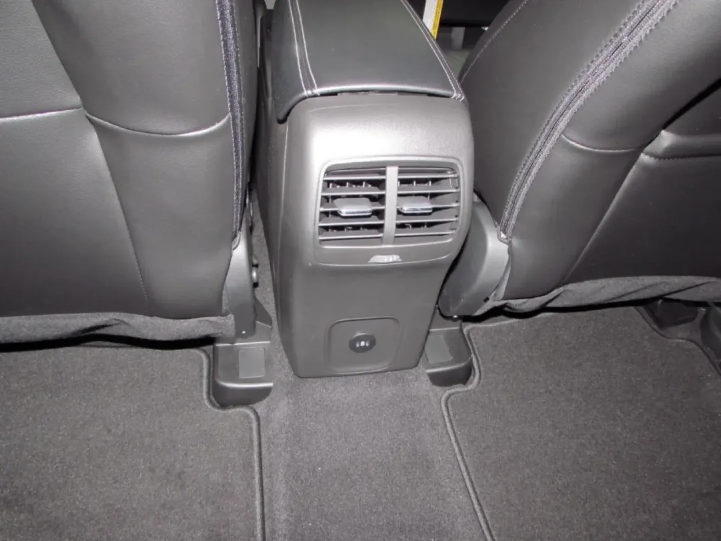 2025 /Ebony Ford Escape Base (1FMCU0E1XSU) with an 2.5L iVCT Atkinson Cycle I-4 Hybrid engine, Automatic transmission, located at 12836 Highway 21, De Soto, MO, 63020, (636) 337-7777, 38.151867, -90.575615 - **Unleash Your Adventures with the 2025 Ford Escape PHEV** <br /> <br /> Are you ready to elevate your lifestyle with a vehicle that effortlessly blends efficiency, style, and versatility? Look no further than the stunning 2025 Ford Escape PHEV, perfect for those who value sustainability without com - Photo#26