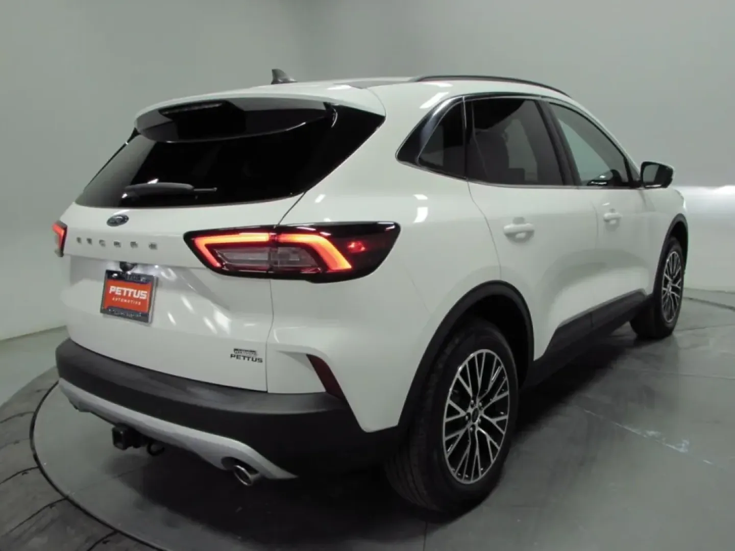 2025 /Ebony Ford Escape Base (1FMCU0E1XSU) with an 2.5L iVCT Atkinson Cycle I-4 Hybrid engine, Automatic transmission, located at 12836 Highway 21, De Soto, MO, 63020, (636) 337-7777, 38.151867, -90.575615 - **Unleash Your Adventures with the 2025 Ford Escape PHEV** <br /> <br /> Are you ready to elevate your lifestyle with a vehicle that effortlessly blends efficiency, style, and versatility? Look no further than the stunning 2025 Ford Escape PHEV, perfect for those who value sustainability without com - Photo#7