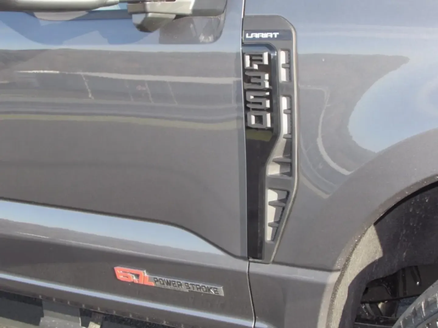 2026 /Black Onyx Ford F-350SD Lariat (1FT8W3BM7TE) with an 6.7L engine, located at 12836 Highway 21, De Soto, MO, 63020, (636) 337-7777, 38.151867, -90.575615 - Are you ready to elevate your lifestyle and tackle your toughest adventures? Look no further than this striking 2026 Ford Super Duty F-350 SRW, available now at Pettus Ford De Soto! Perfect for weekend warriors, busy professionals, and growing families alike, this robust truck is designed to deliver - Photo#9