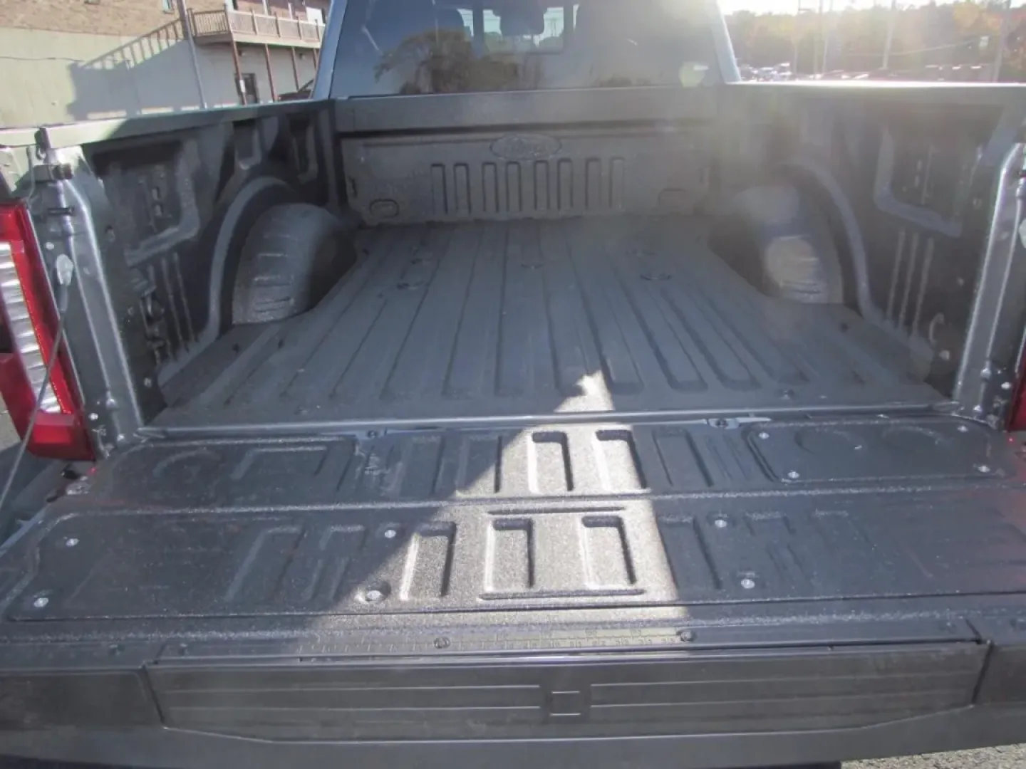 2026 /Black Onyx Ford F-350SD Lariat (1FT8W3BM7TE) with an 6.7L engine, located at 12836 Highway 21, De Soto, MO, 63020, (636) 337-7777, 38.151867, -90.575615 - Are you ready to elevate your lifestyle and tackle your toughest adventures? Look no further than this striking 2026 Ford Super Duty F-350 SRW, available now at Pettus Ford De Soto! Perfect for weekend warriors, busy professionals, and growing families alike, this robust truck is designed to deliver - Photo#13