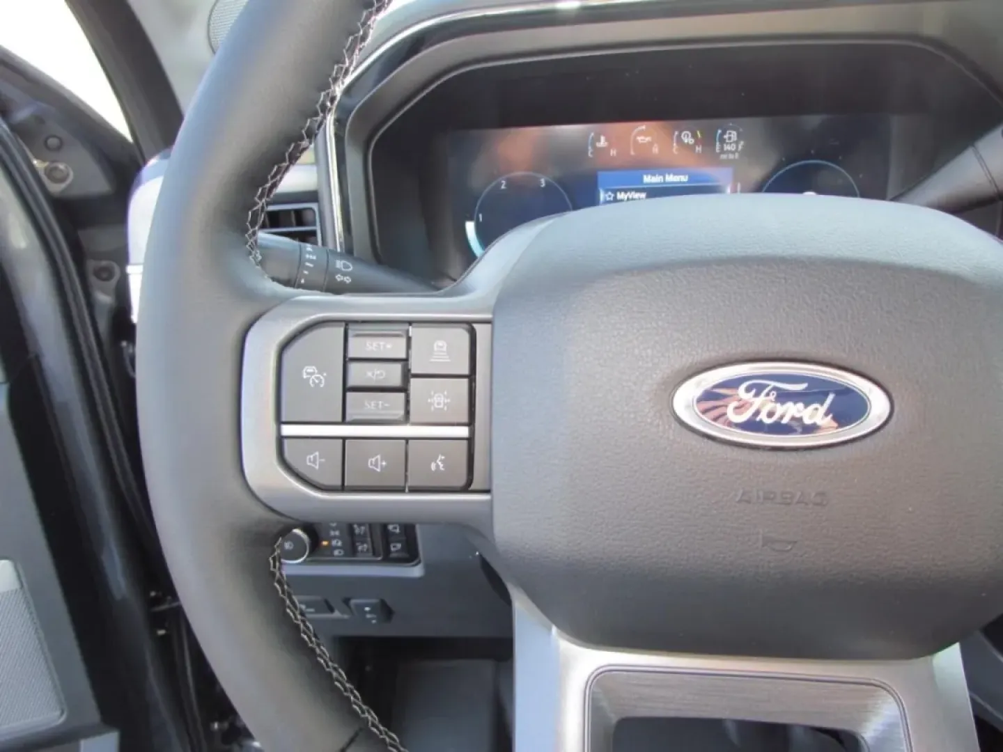 2026 /Black Onyx Ford F-350SD Lariat (1FT8W3BM7TE) with an 6.7L engine, located at 12836 Highway 21, De Soto, MO, 63020, (636) 337-7777, 38.151867, -90.575615 - Are you ready to elevate your lifestyle and tackle your toughest adventures? Look no further than this striking 2026 Ford Super Duty F-350 SRW, available now at Pettus Ford De Soto! Perfect for weekend warriors, busy professionals, and growing families alike, this robust truck is designed to deliver - Photo#21