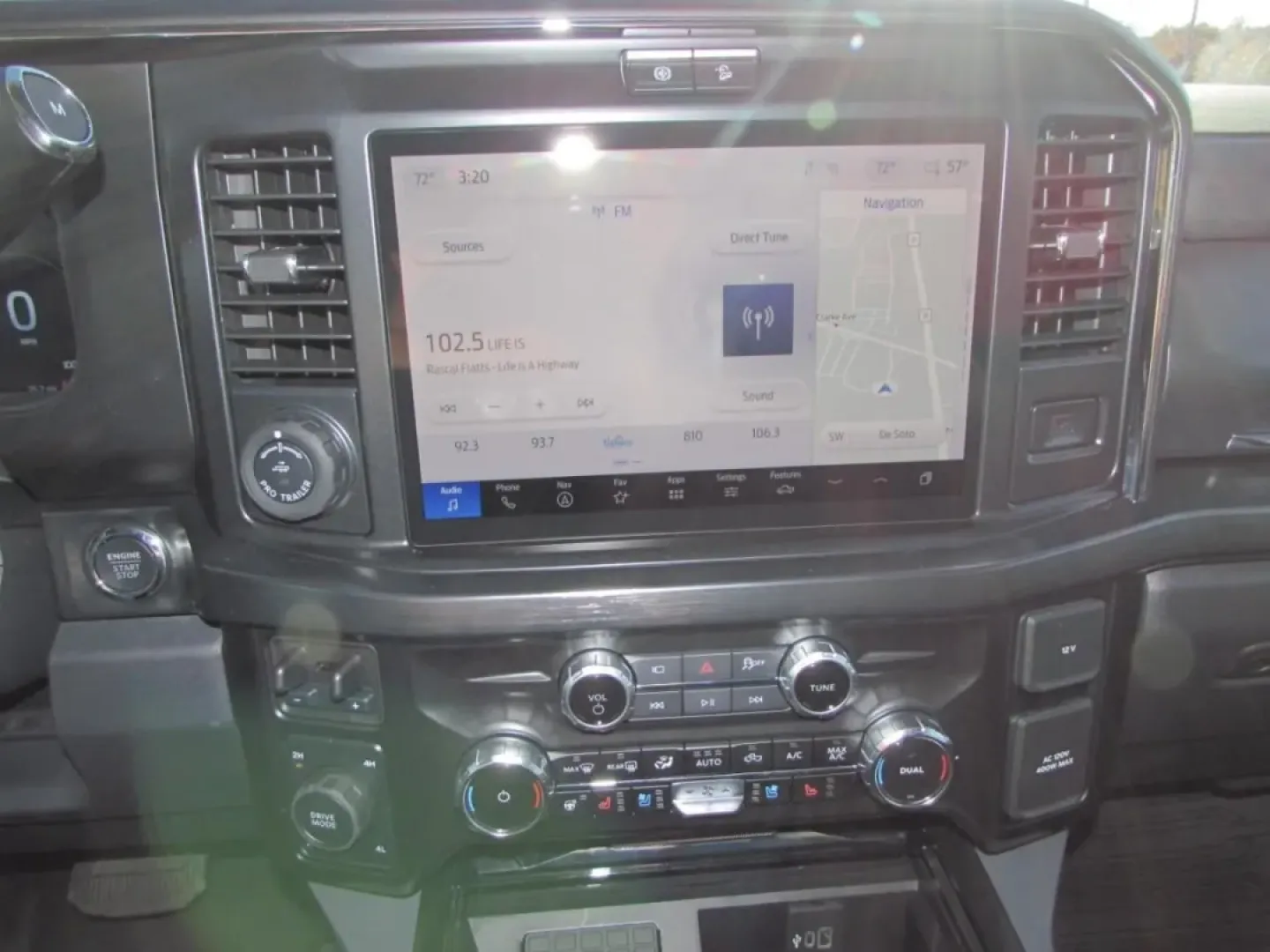 2026 /Black Onyx Ford F-350SD Lariat (1FT8W3BM7TE) with an 6.7L engine, located at 12836 Highway 21, De Soto, MO, 63020, (636) 337-7777, 38.151867, -90.575615 - Are you ready to elevate your lifestyle and tackle your toughest adventures? Look no further than this striking 2026 Ford Super Duty F-350 SRW, available now at Pettus Ford De Soto! Perfect for weekend warriors, busy professionals, and growing families alike, this robust truck is designed to deliver - Photo#26