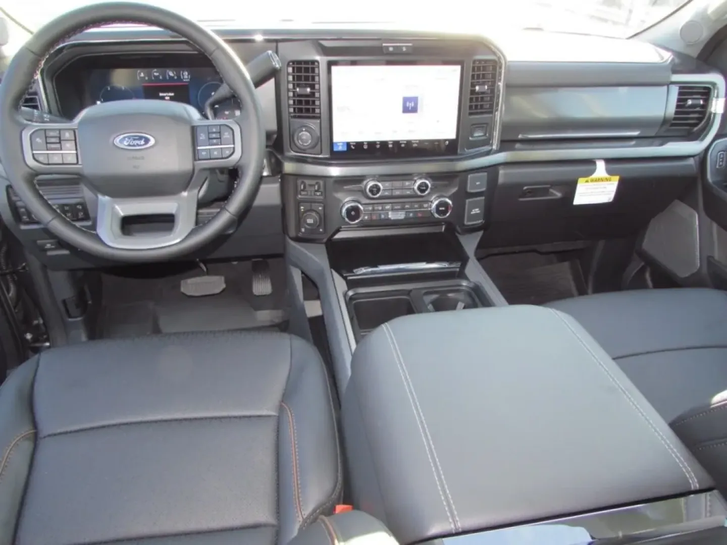 2026 /Black Onyx Ford F-350SD Lariat (1FT8W3BM7TE) with an 6.7L engine, located at 12836 Highway 21, De Soto, MO, 63020, (636) 337-7777, 38.151867, -90.575615 - Are you ready to elevate your lifestyle and tackle your toughest adventures? Look no further than this striking 2026 Ford Super Duty F-350 SRW, available now at Pettus Ford De Soto! Perfect for weekend warriors, busy professionals, and growing families alike, this robust truck is designed to deliver - Photo#29