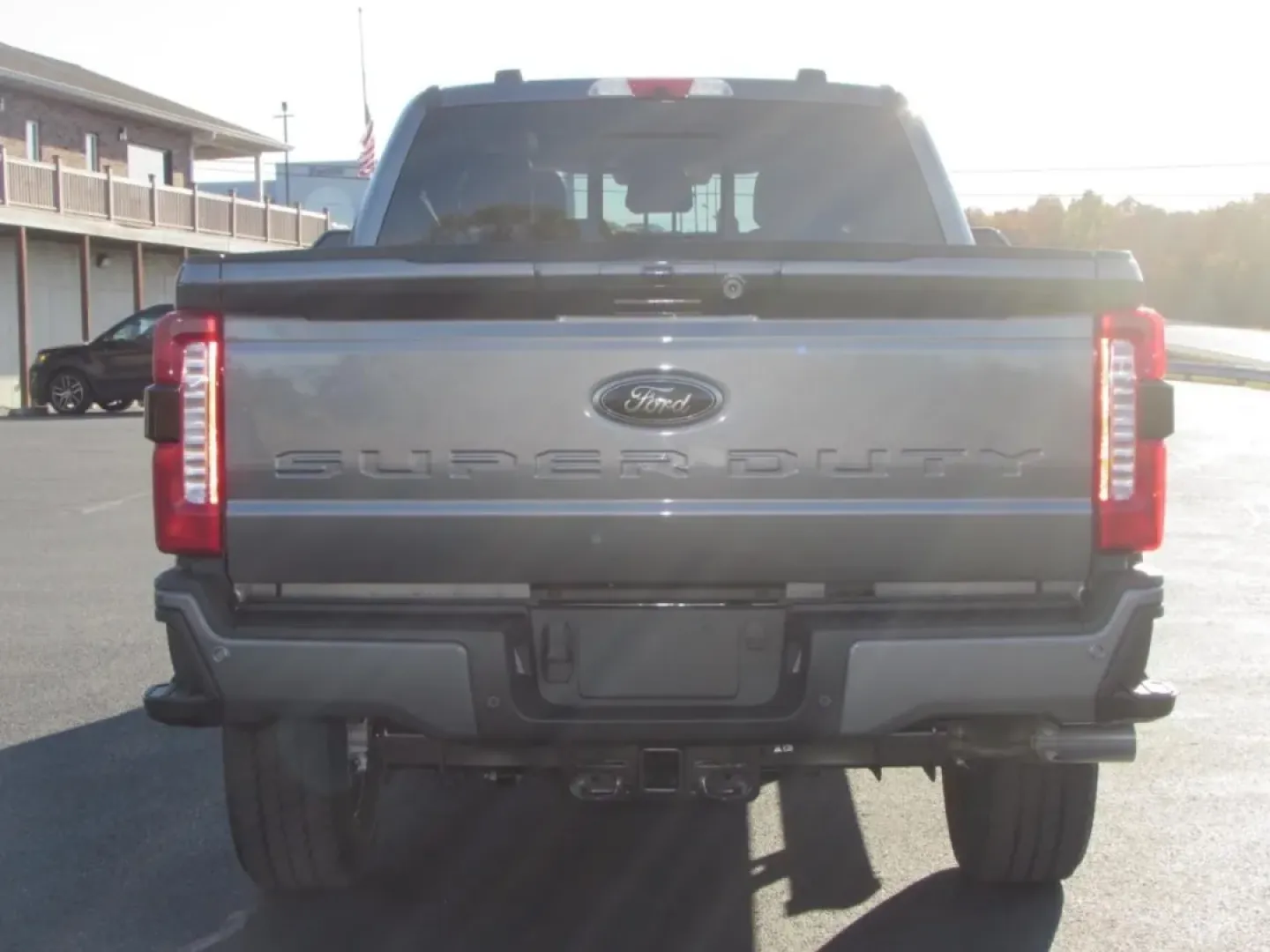 2026 /Black Onyx Ford F-350SD Lariat (1FT8W3BM7TE) with an 6.7L engine, located at 12836 Highway 21, De Soto, MO, 63020, (636) 337-7777, 38.151867, -90.575615 - Are you ready to elevate your lifestyle and tackle your toughest adventures? Look no further than this striking 2026 Ford Super Duty F-350 SRW, available now at Pettus Ford De Soto! Perfect for weekend warriors, busy professionals, and growing families alike, this robust truck is designed to deliver - Photo#5